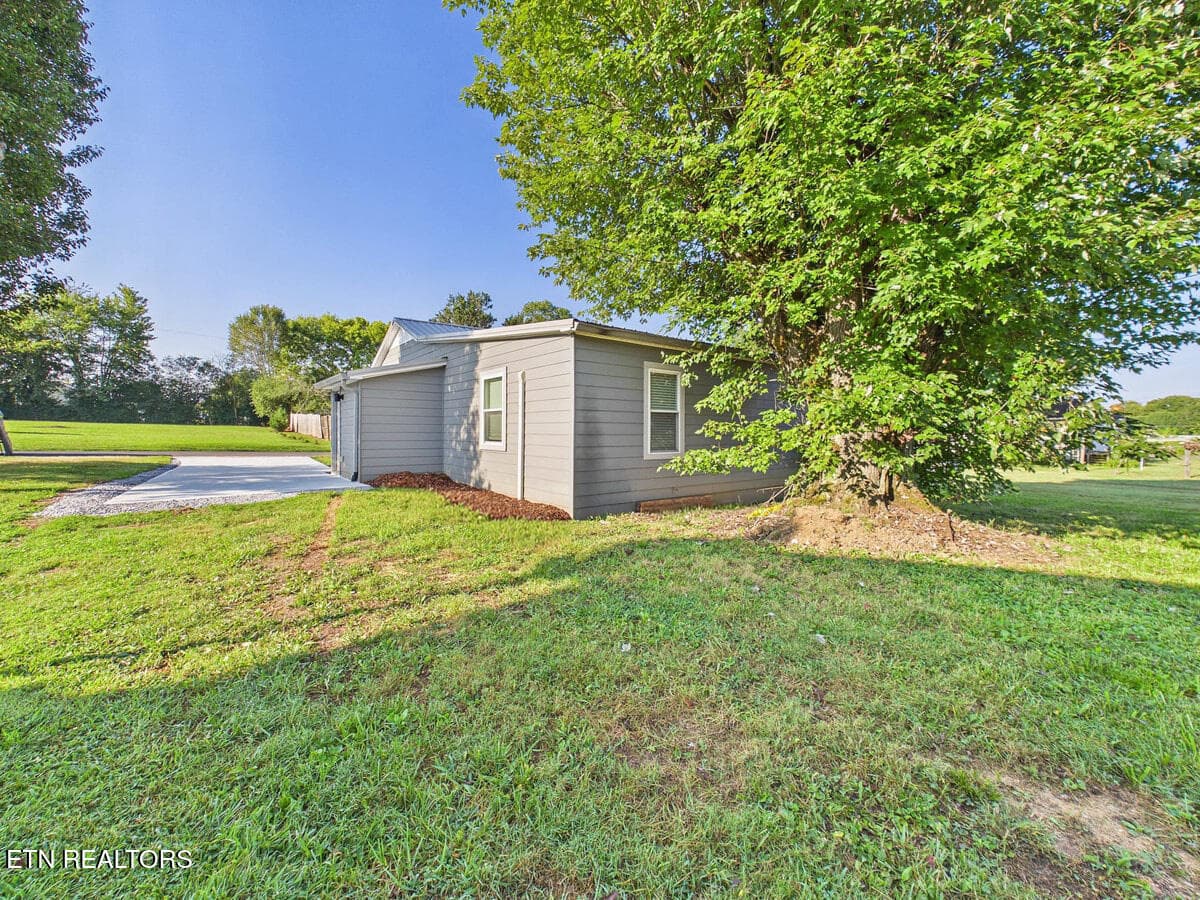 Back of House - 23 E Martin St, Englewood, TN 37329