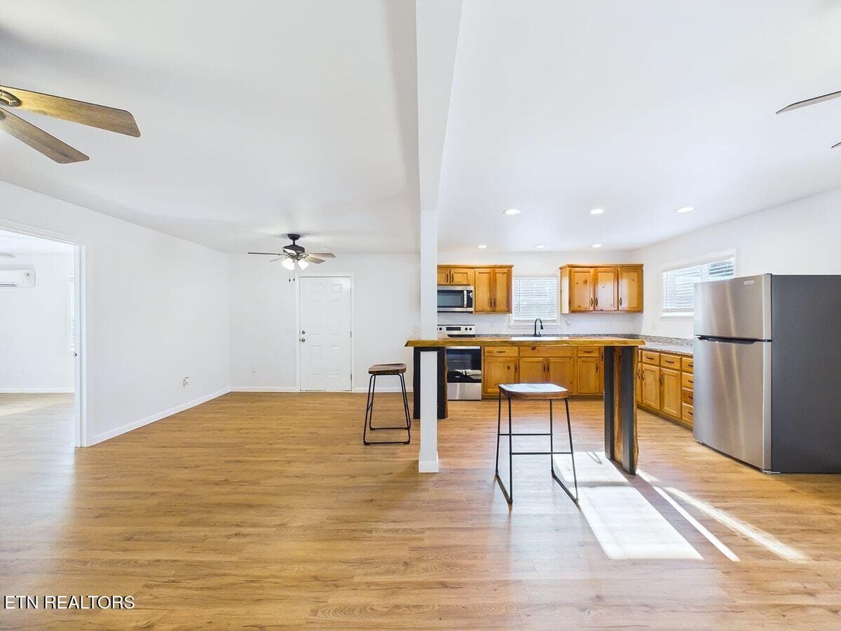 Living Room Kitchen - 23 E Martin St, Englewood, TN 37329