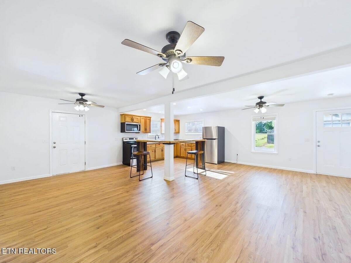 Living Room Kitchen - 23 E Martin St, Englewood, TN 37329