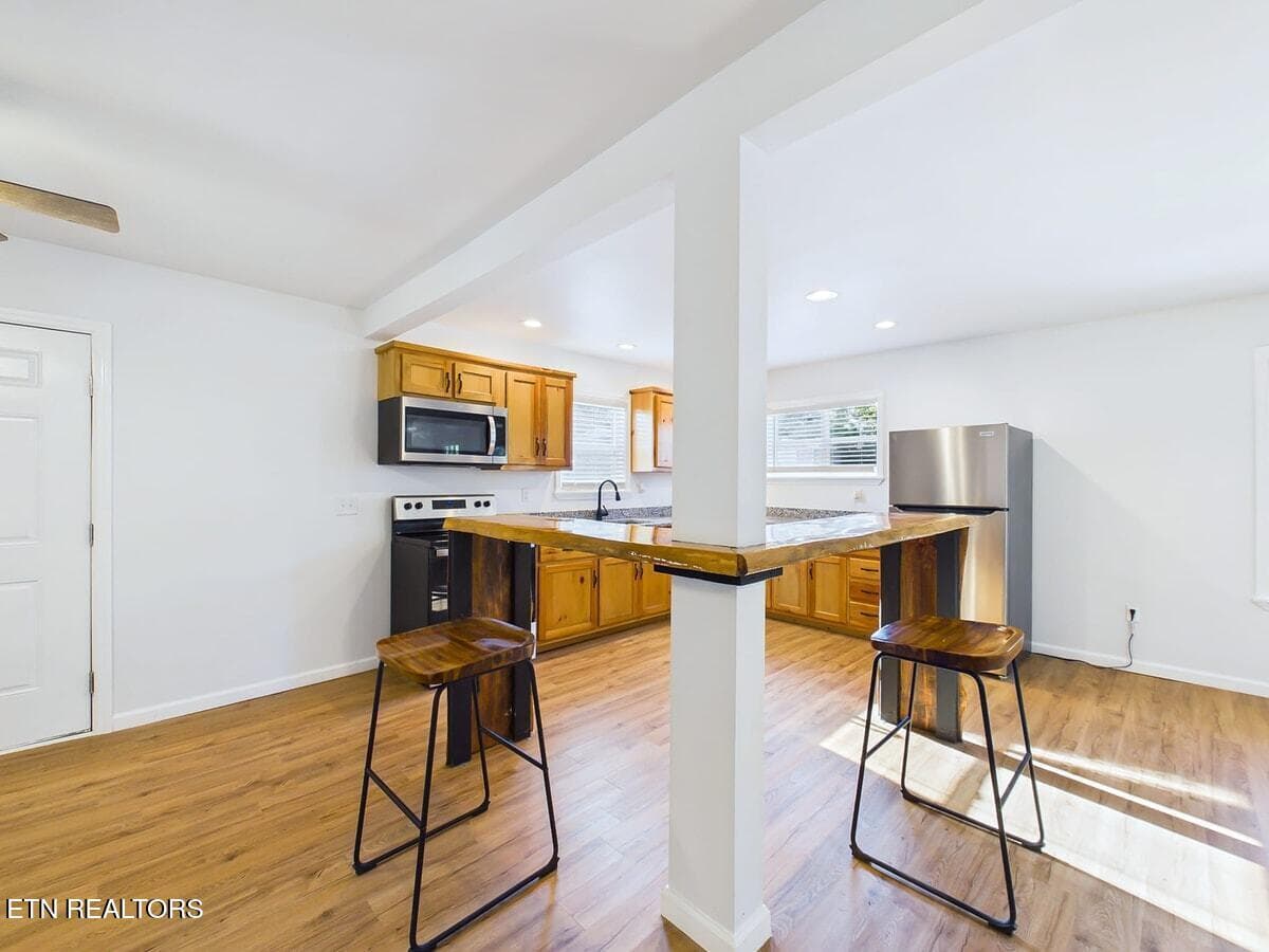 Kitchen - 23 E Martin St, Englewood, TN 37329