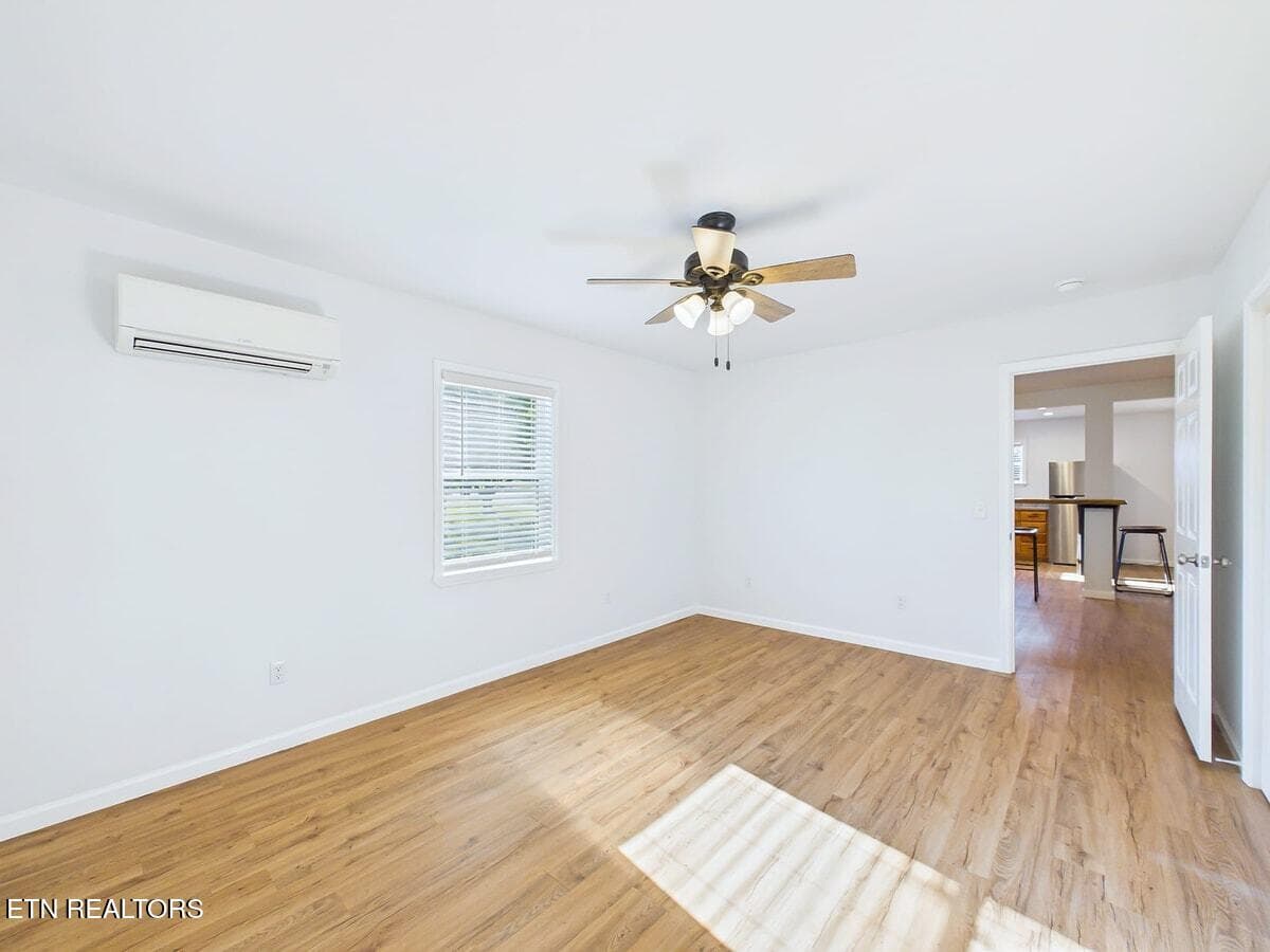 Master Bedroom - 23 E Martin St, Englewood, TN 37329