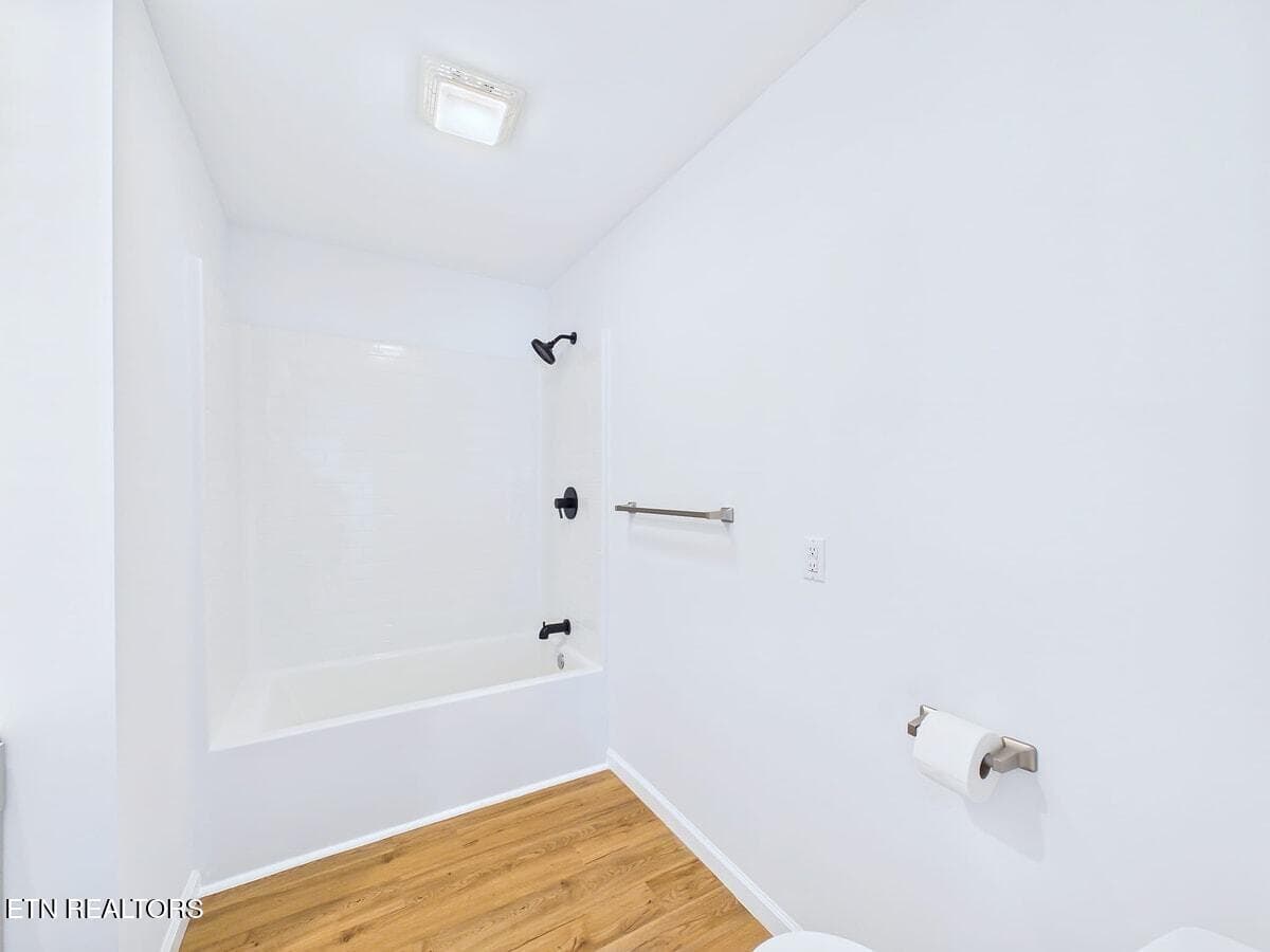Master Bath - 23 E Martin St, Englewood, TN 37329