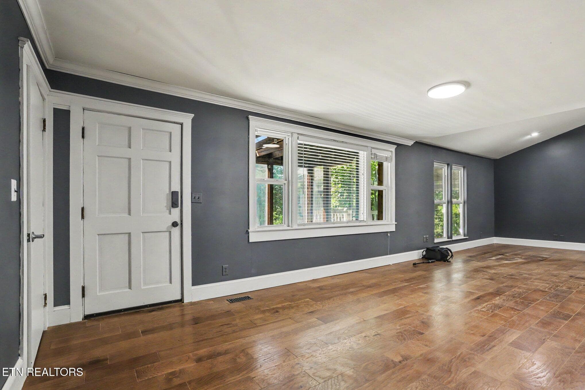 007_file_3127 - 5603 S Briscoe Circle, Knoxville, TN 37912, Knoxville