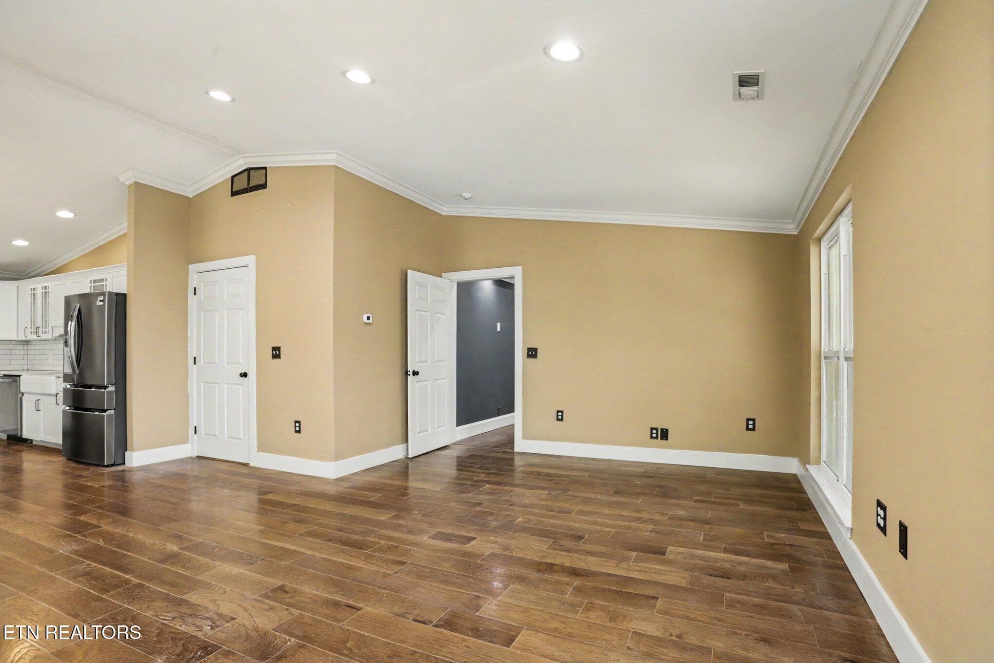 012_file_4874 - 5603 S Briscoe Circle, Knoxville, TN 37912, Knoxville