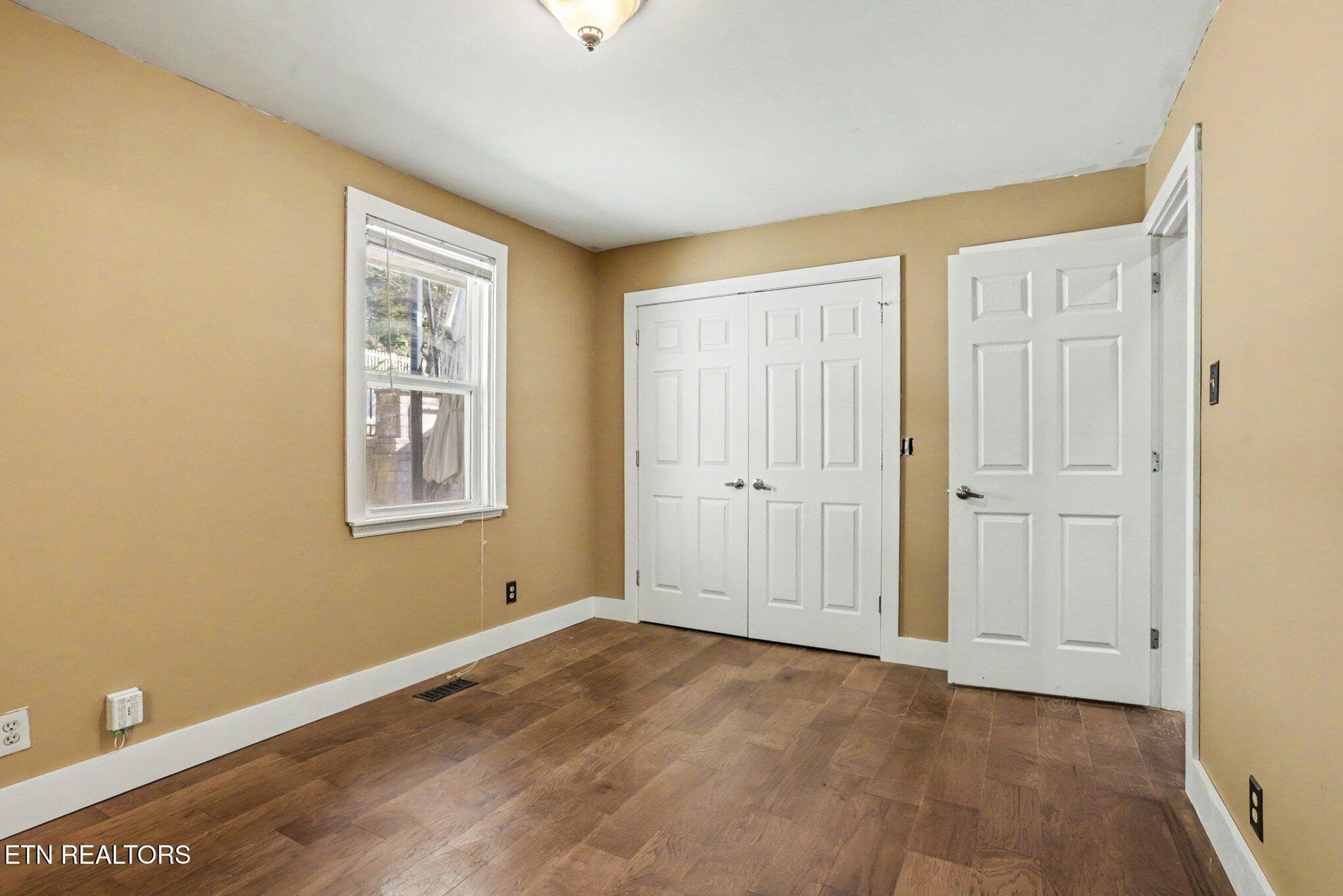 022_file_6887 - 5603 S Briscoe Circle, Knoxville, TN 37912, Knoxville