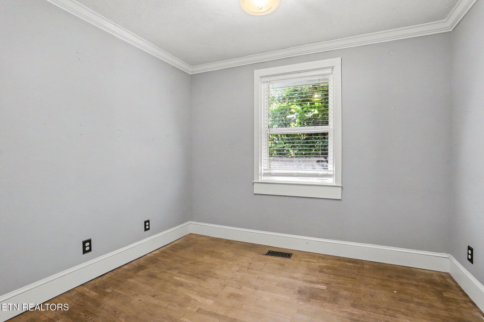 032_file_9919 - 5603 S Briscoe Circle, Knoxville, TN 37912, Knoxville