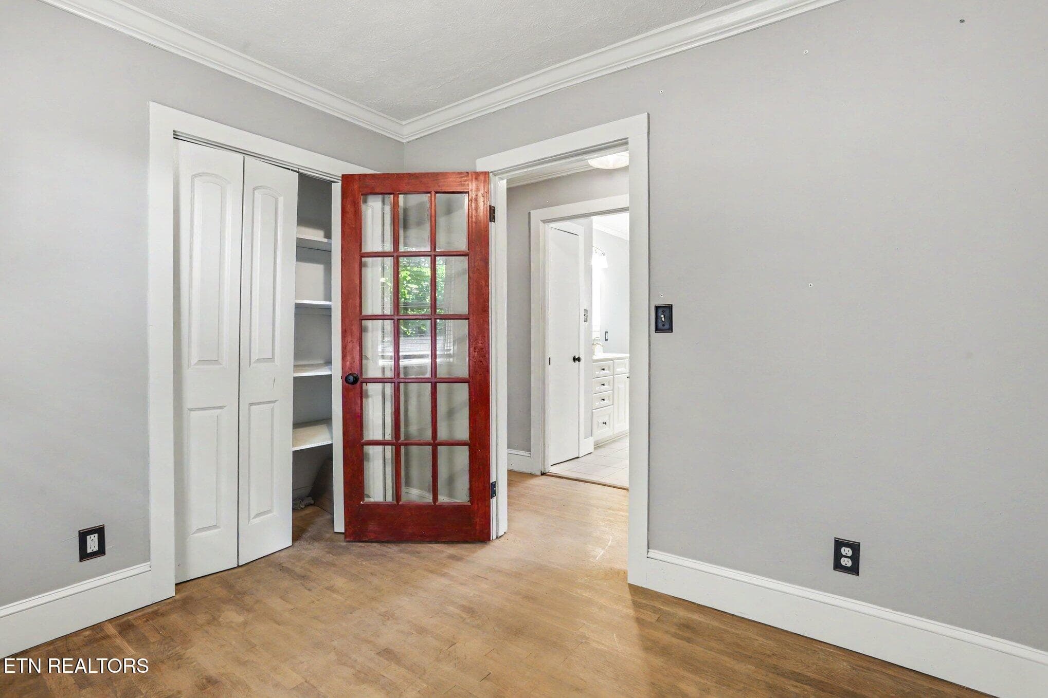 033_file_3864 - 5603 S Briscoe Circle, Knoxville, TN 37912, Knoxville