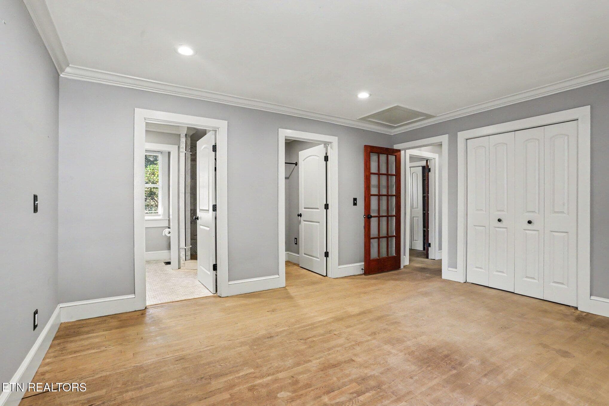 037_file_5498 - 5603 S Briscoe Circle, Knoxville, TN 37912, Knoxville