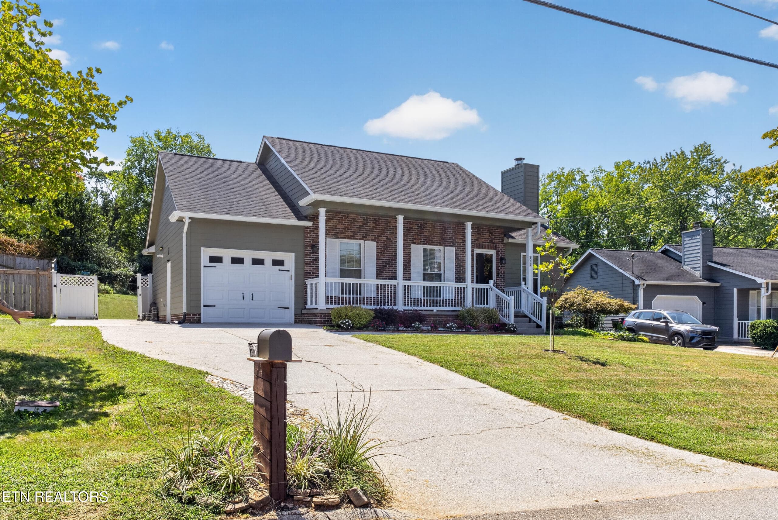 812 Summerdale Drive, Knoxville, TN 37934