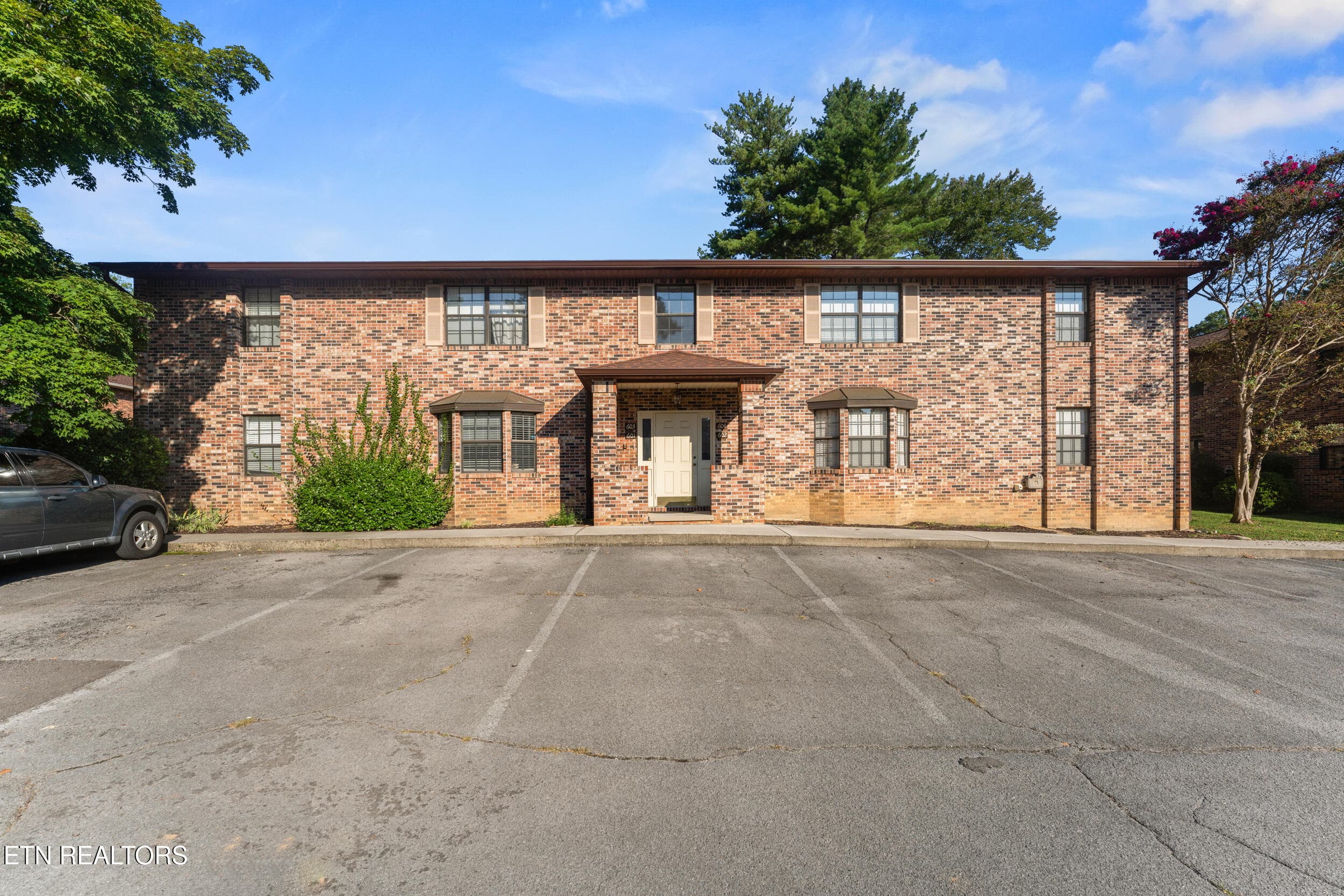 810 Highland Drive 604, Knoxville, TN 37912