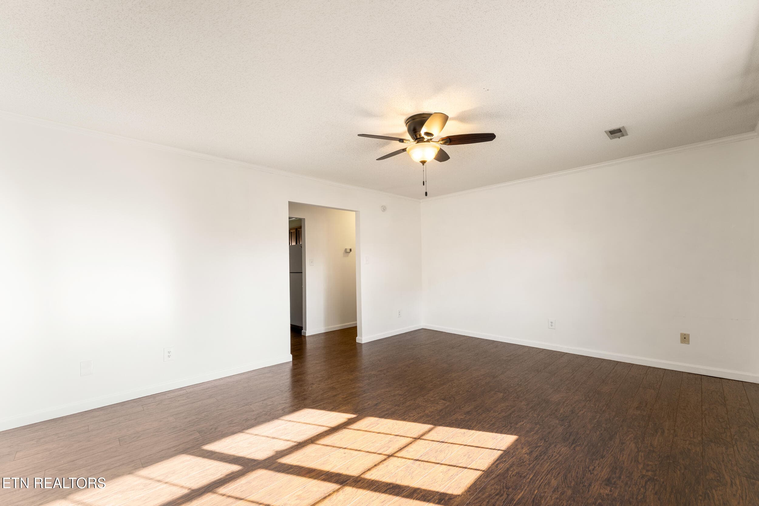 -- - 810 Highland Drive 604, Knoxville, TN 37912