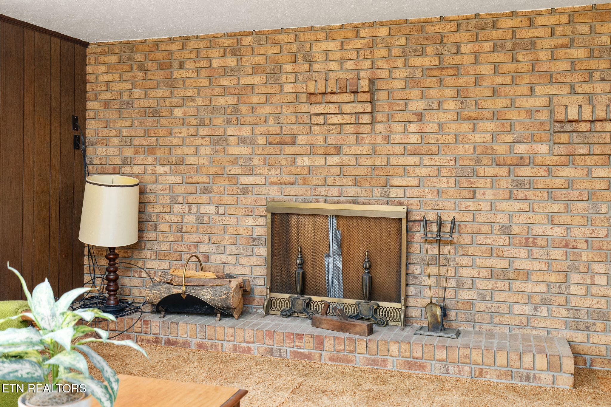 Brick fireplace - 220 Brookfield Drive, Kingsport, TN 37663, Kingsport