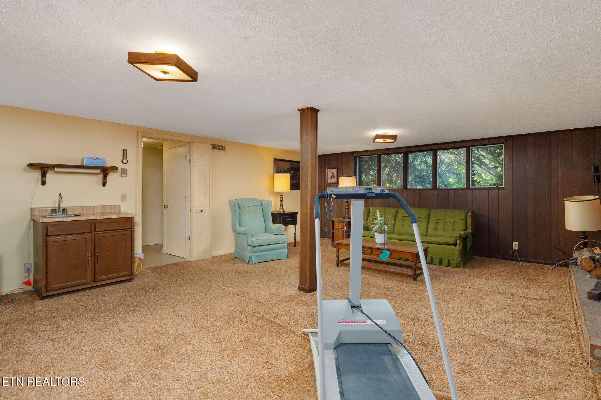 Wetbar in lower level great room - 220 Brookfield Drive, Kingsport, TN 37663, Kingsport