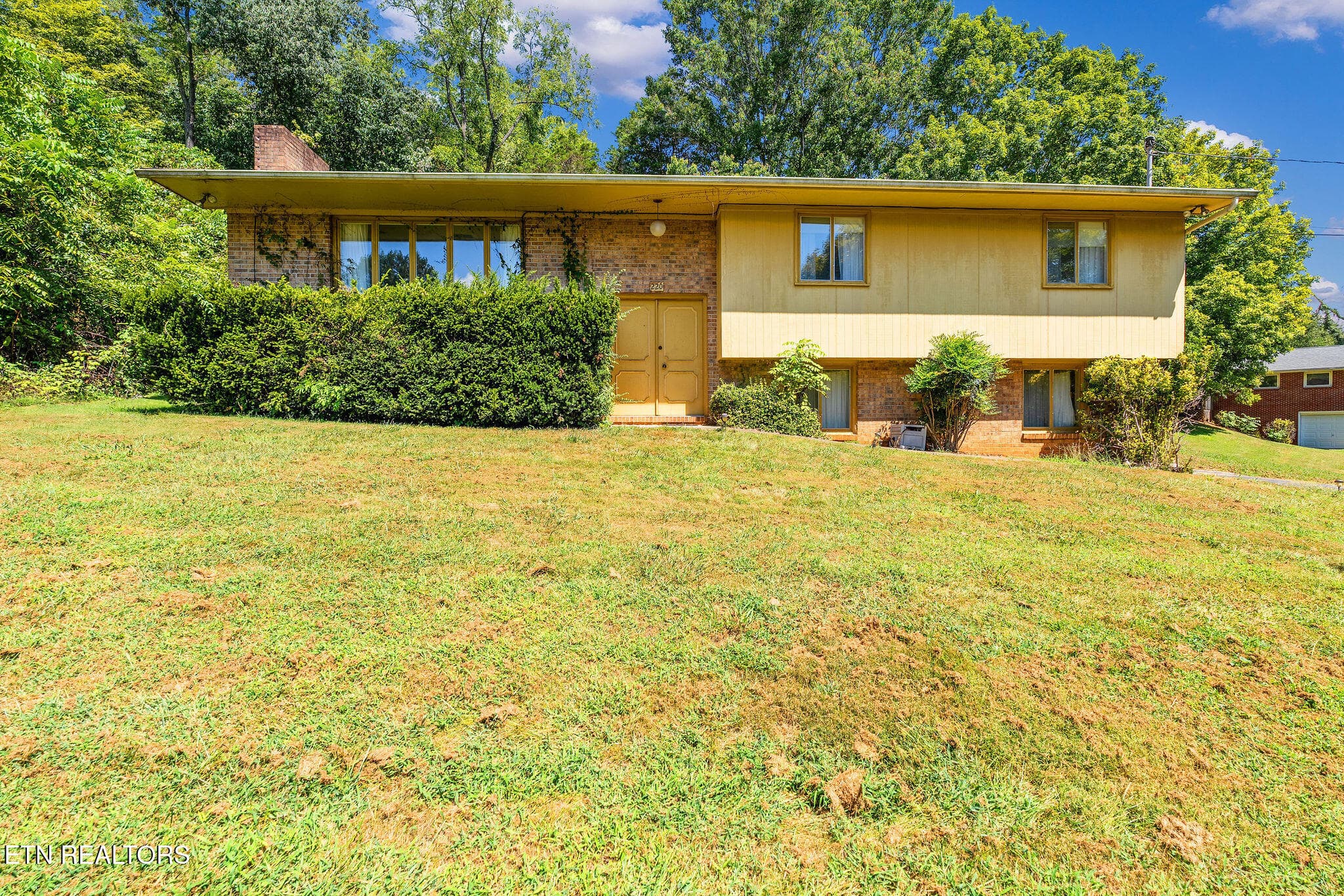 220 Brookfield Drive, Kingsport, TN 37663