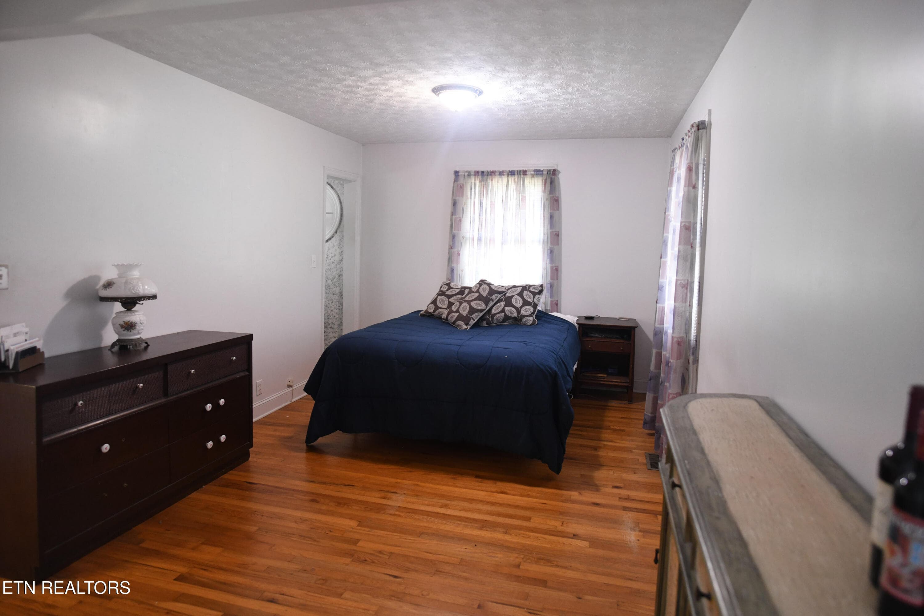 Master Bedroom - 600 Glenoaks Drive, Knoxville, TN 37912, Knoxville