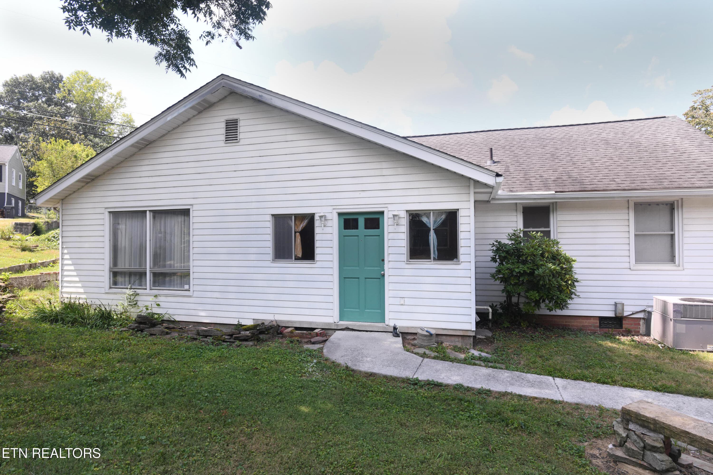 View of Back of Home - 600 Glenoaks Drive, Knoxville, TN 37912, Knoxville