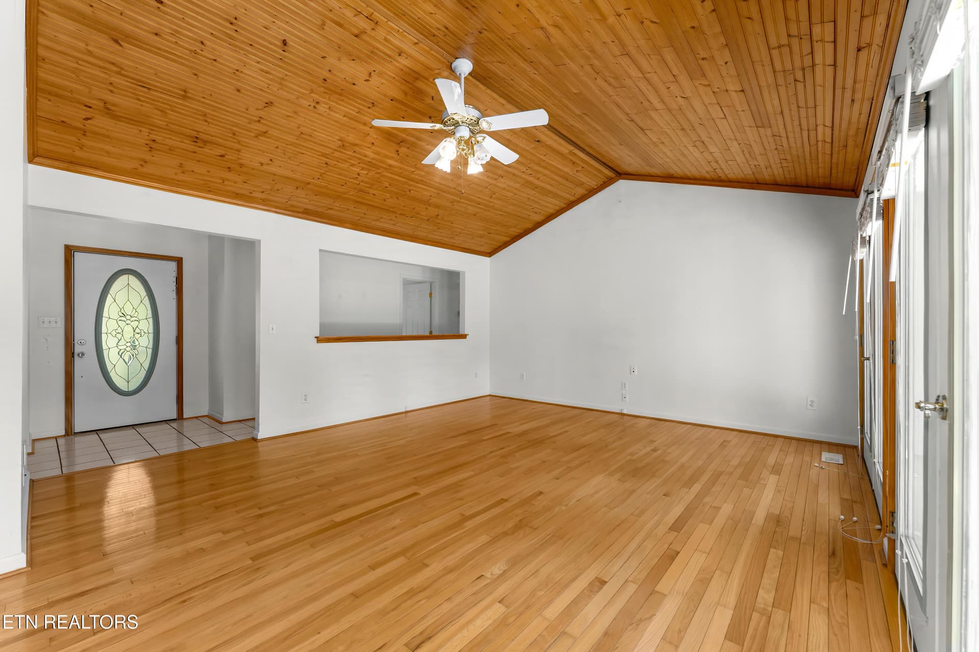 Photo 2 - 152 Andrews Lane, Caryville, TN 37714
