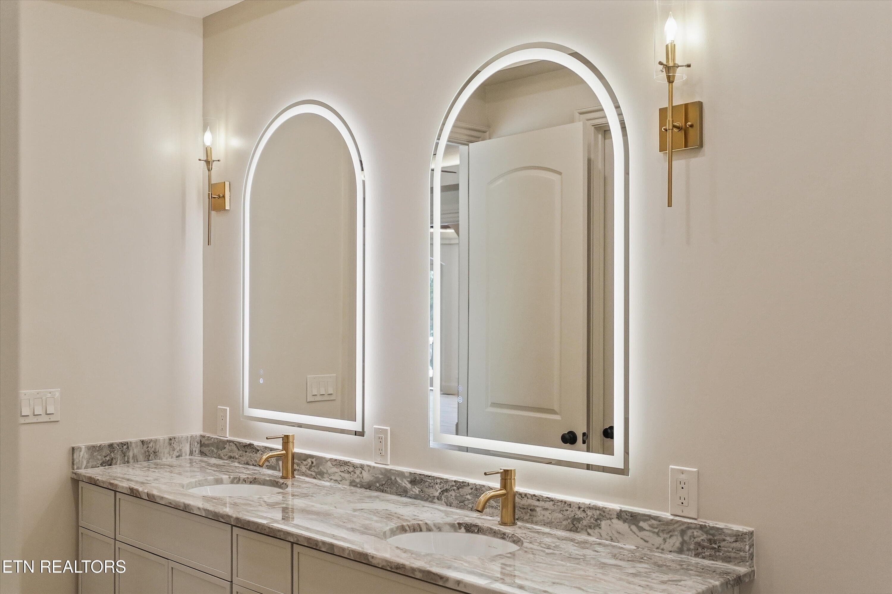 34-4717 Colonial Harbor Drive 18 - 4717 Colonial Harbor Drive, Louisville, TN 37777, Louisville