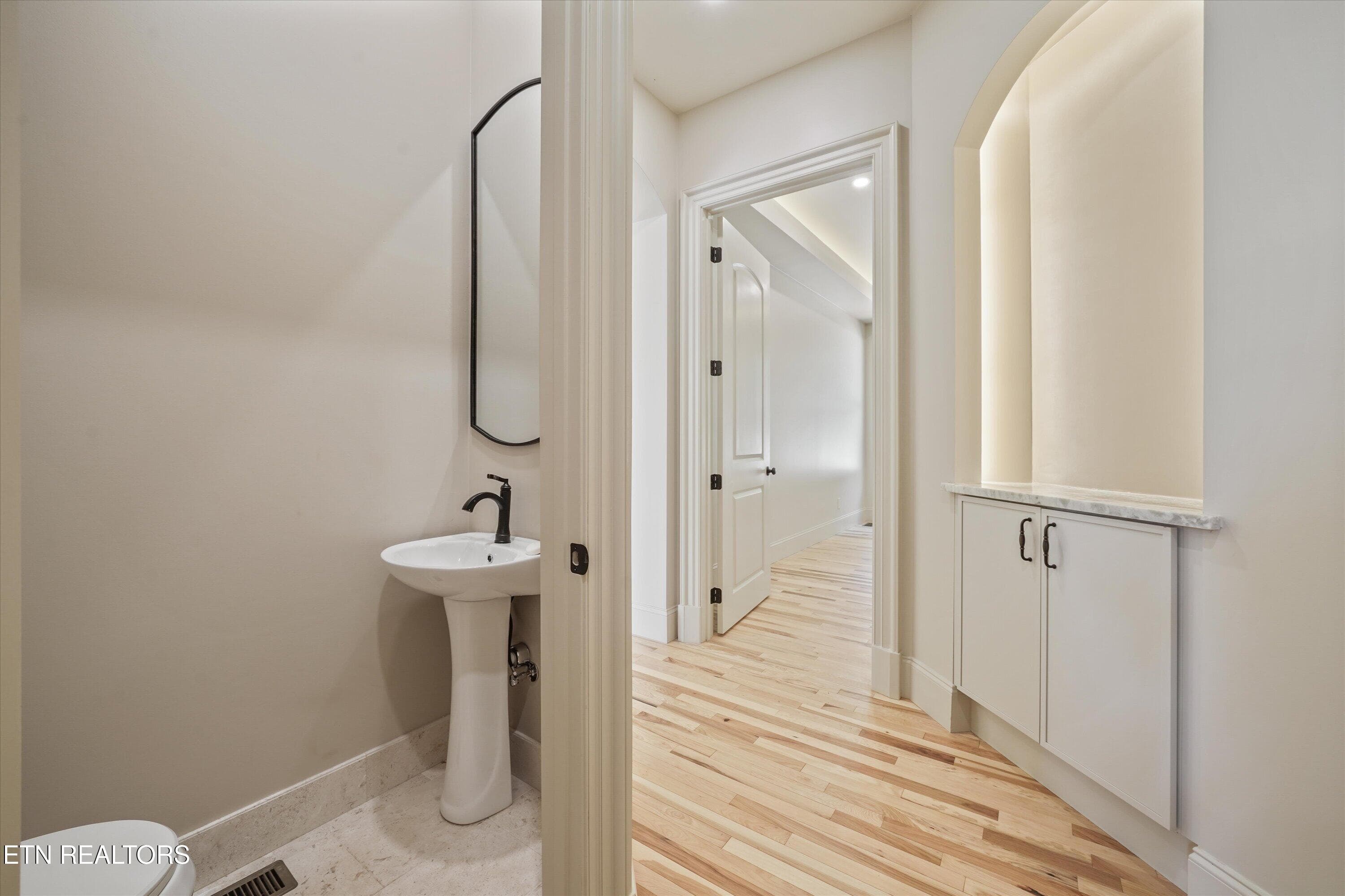 42-4717 Colonial Harbor Drive 11 - 4717 Colonial Harbor Drive, Louisville, TN 37777, Louisville