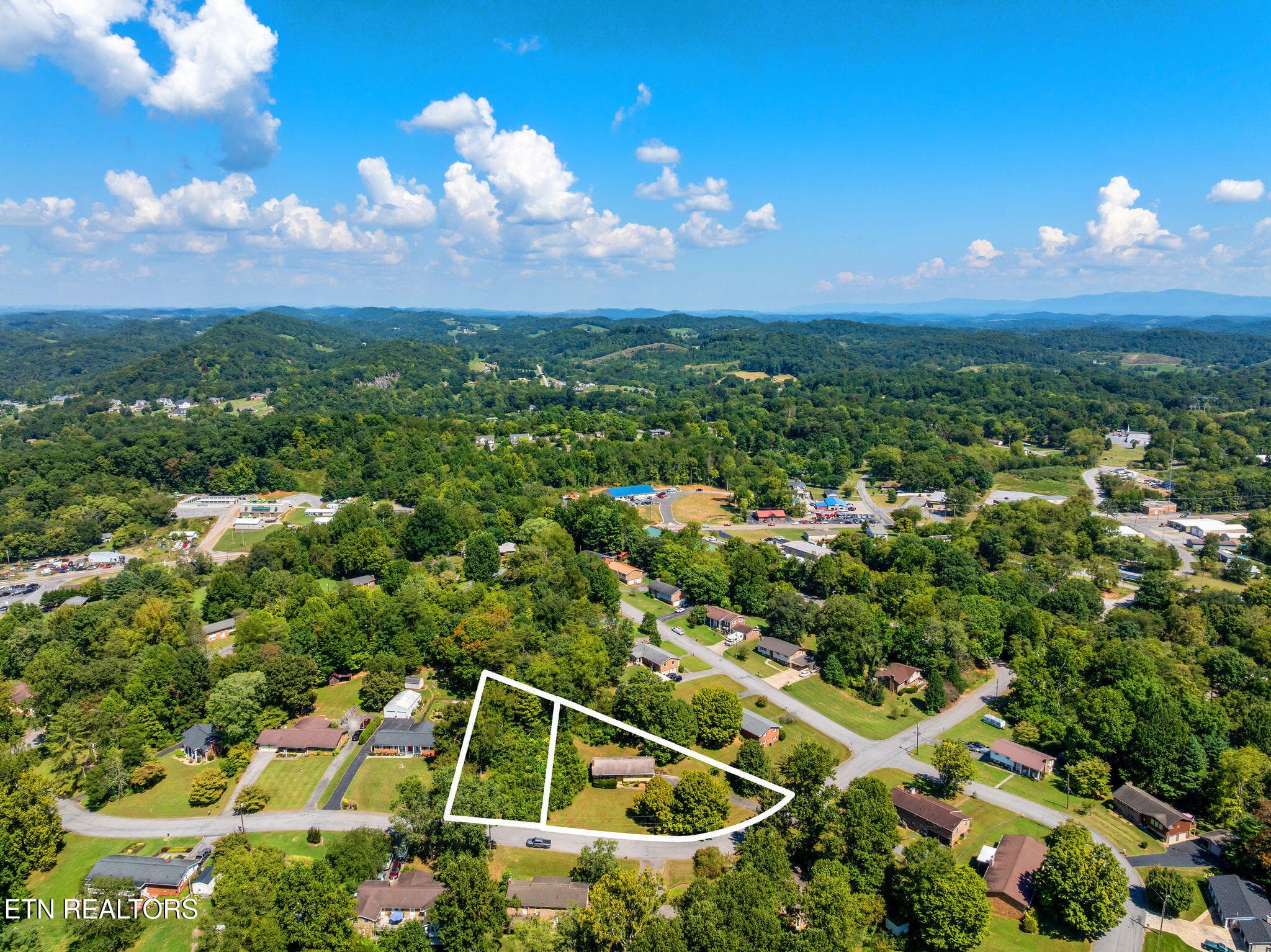 Extra lot sold separately and available. - 220 Brookfield Drive, Kingsport, TN 37663, Kingsport