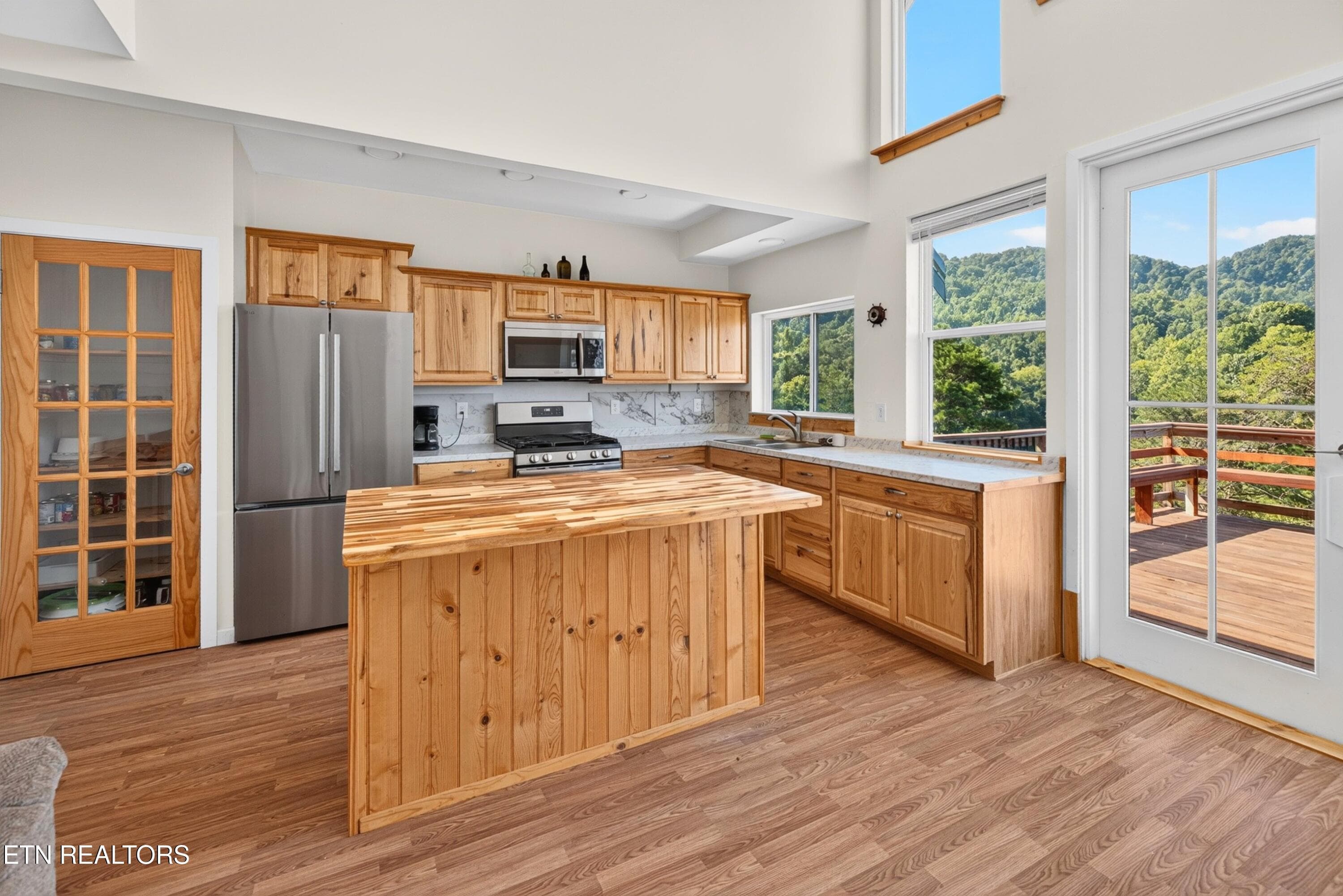 010-349NotchGapRoad-ThornHill-TN-37881-S - 349 Notch Gap Rd, Thorn Hill, TN 37881, Thorn Hill