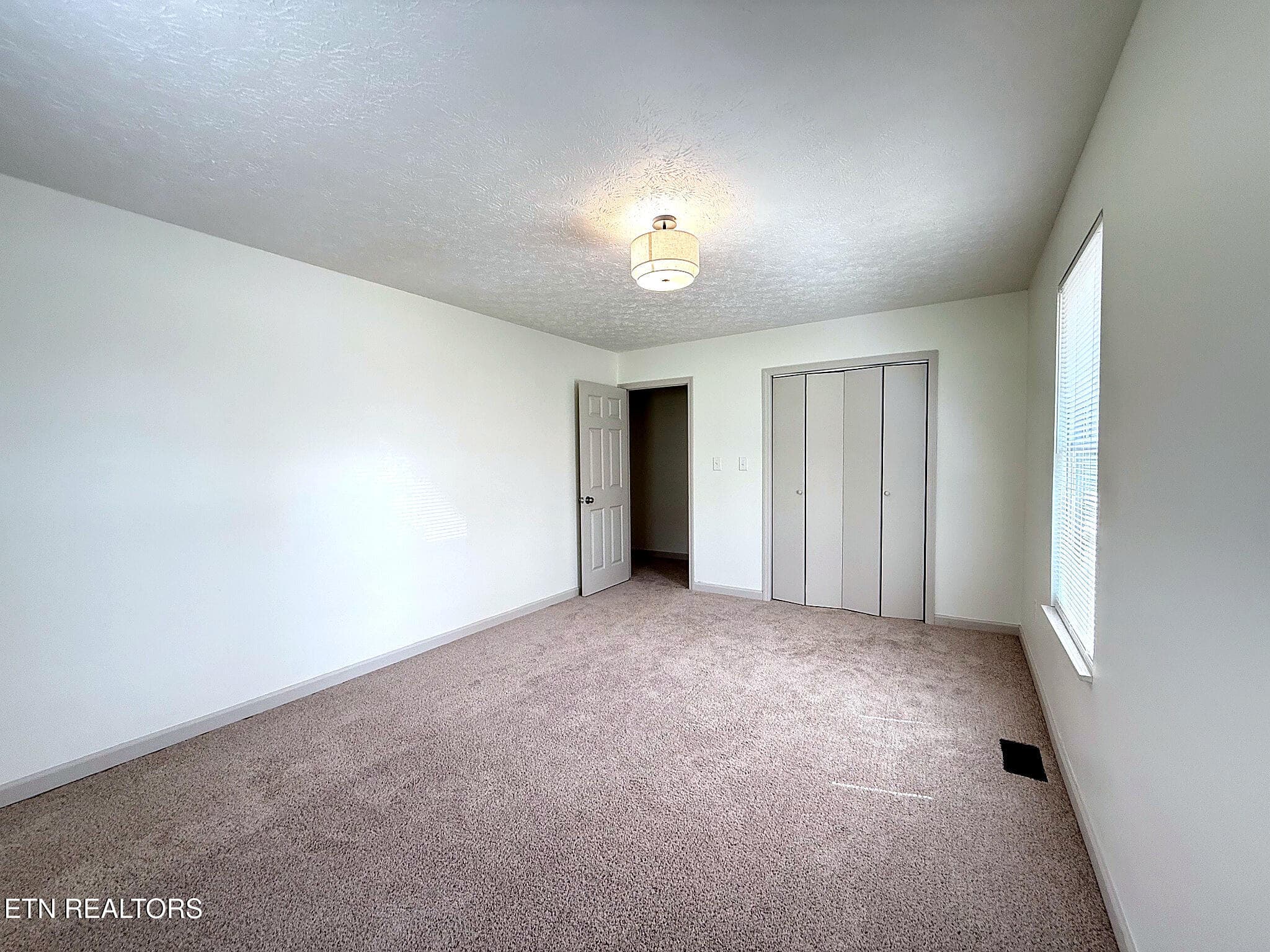 23_IMG_5160_MLS - 5828 NE Eldridge Rd, Knoxville, TN 37918, Knoxville