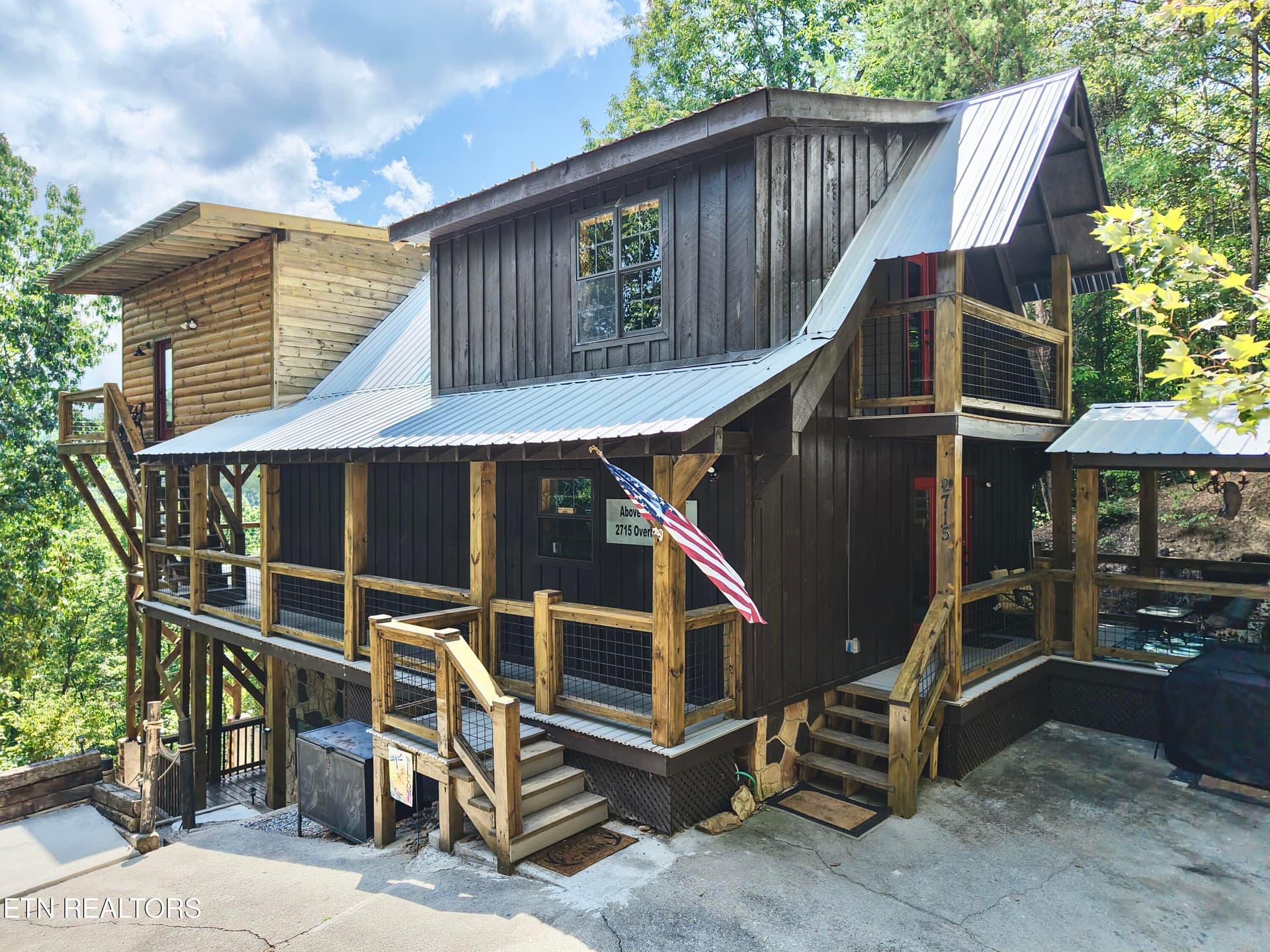 2715 Overholt Tr, Pigeon Forge, TN 37862