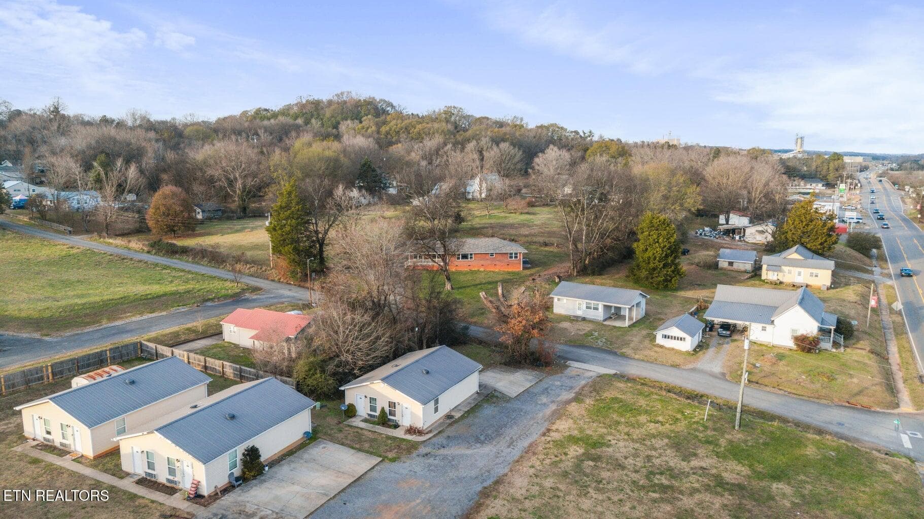 Area view - 128 NE Scott St, Charleston, TN 37310