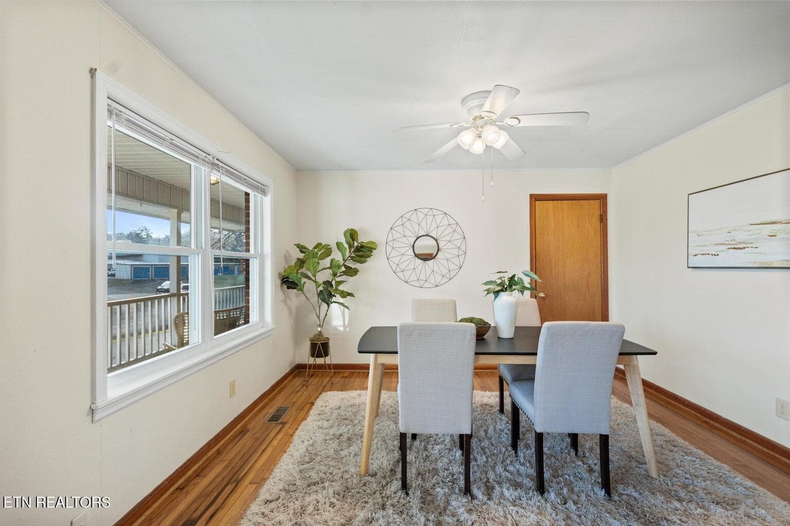 Dinning room - 128 NE Scott St, Charleston, TN 37310