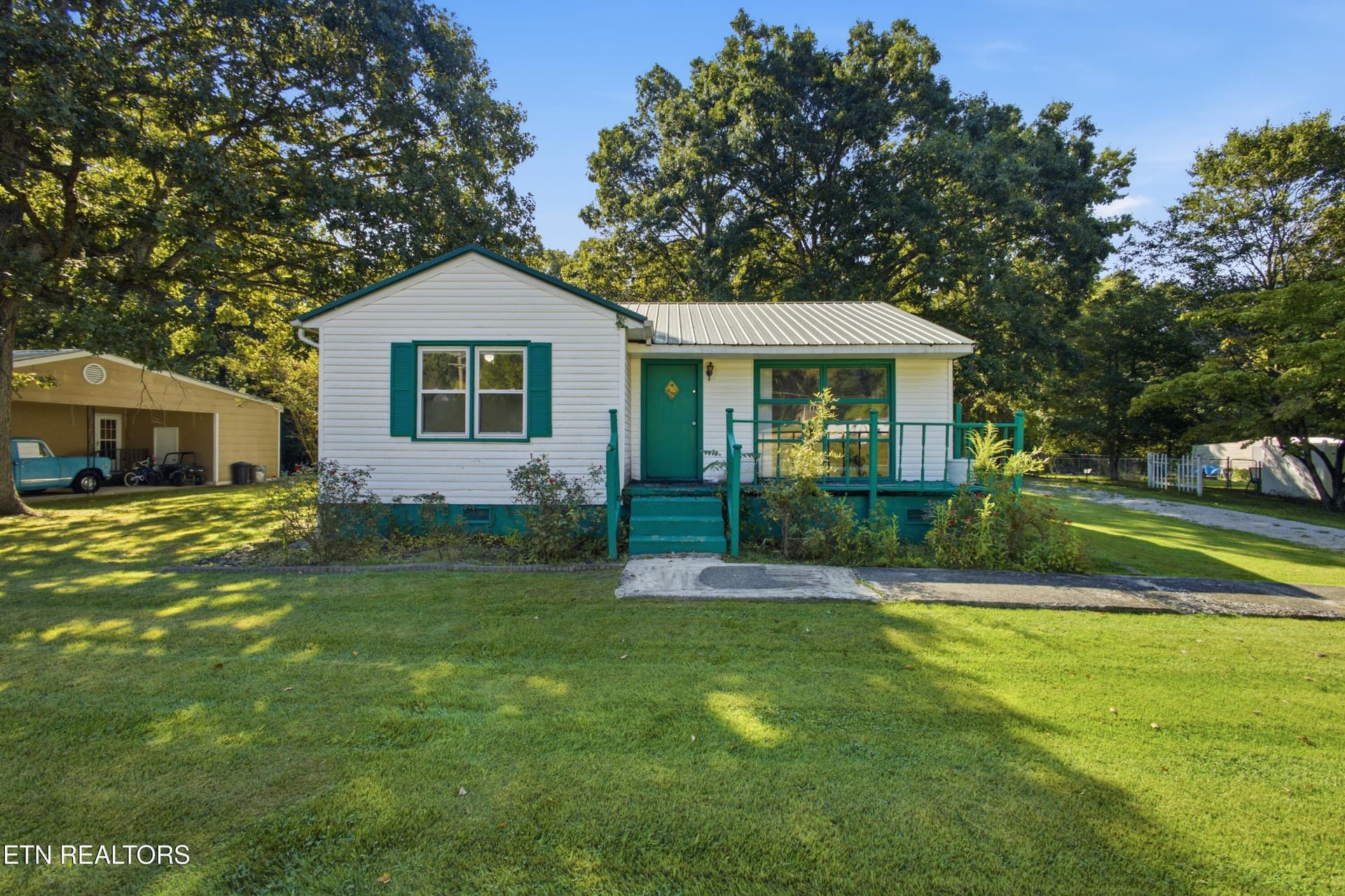 301 Kelsay Drive, Kingston, TN 37763