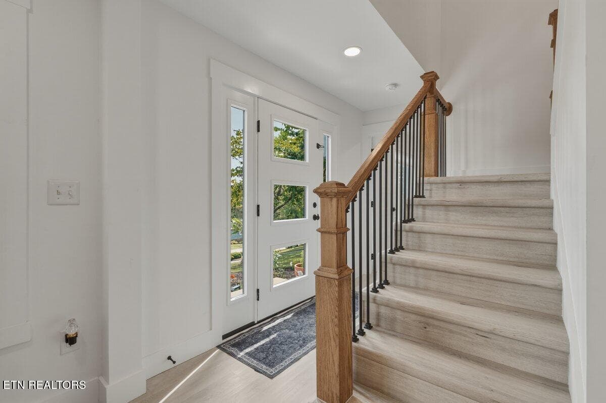 Foyer (1) - 12312 W Kings Gate Rd, Knoxville, TN 37934