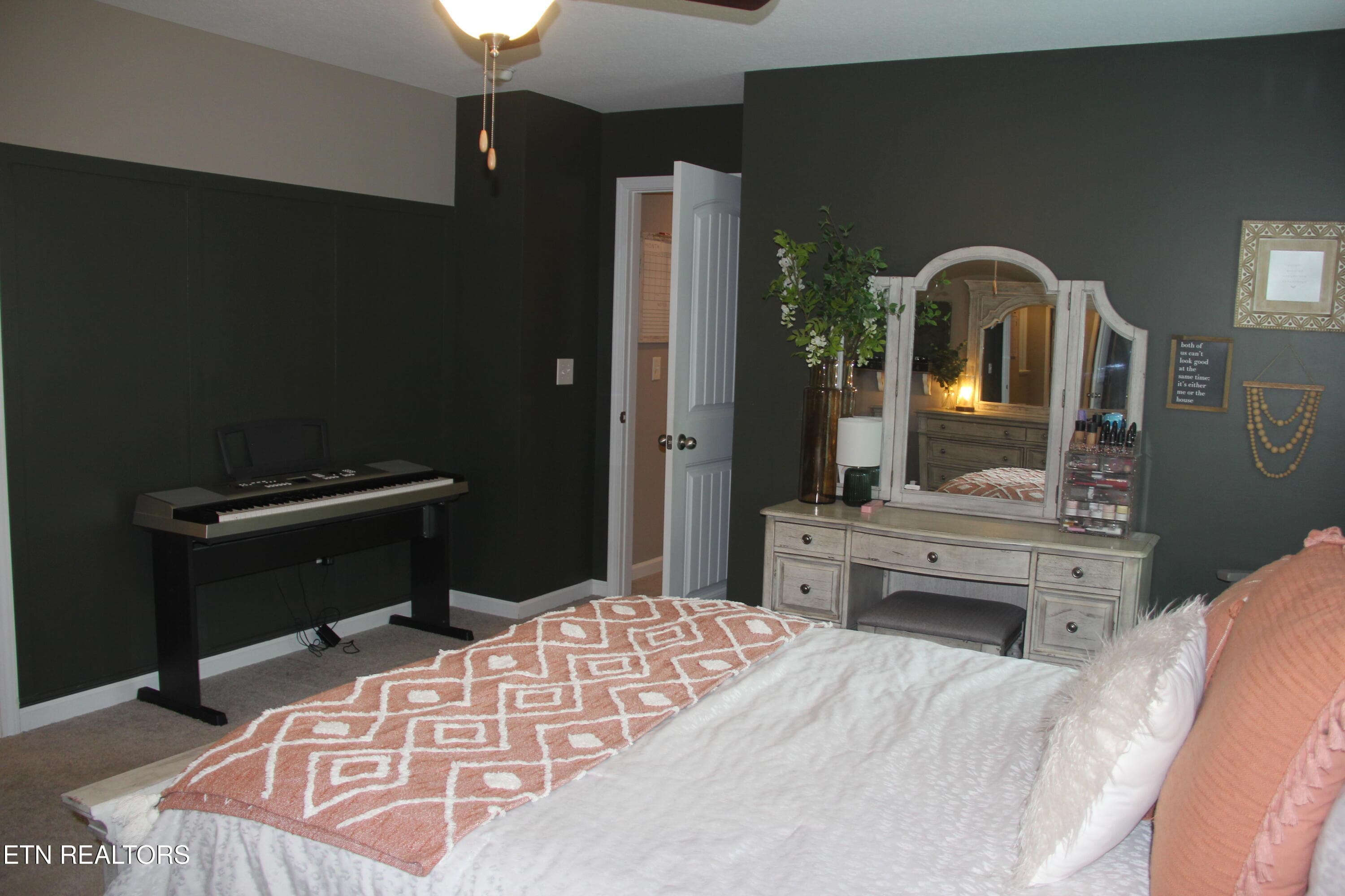 Primary bedroom - 5929 Rain Cloud Rd, Knoxville, TN 37918
