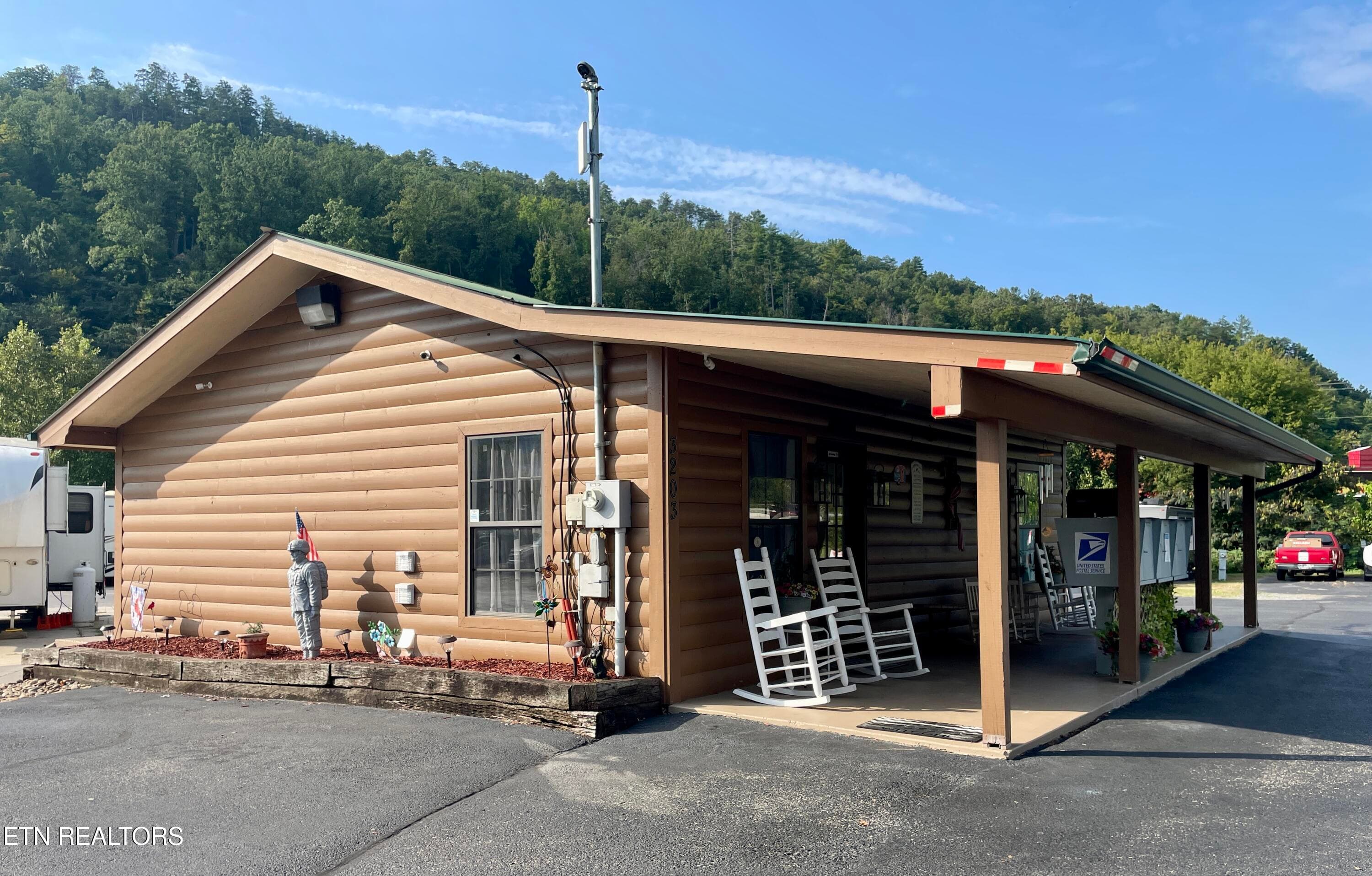 Office Building - 3208 Pebblebrook Way, Pigeon Forge, TN 37863, Pigeon Forge