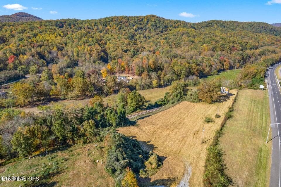 20221025040501799535000000-o - Colonial Lane, Rocky Top, TN 37769, Rocky Top