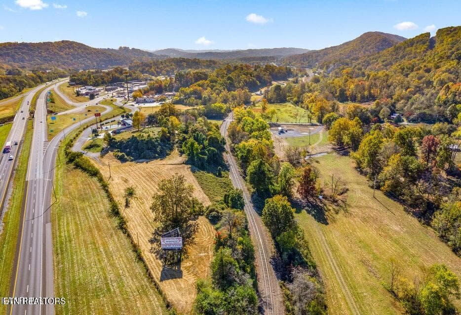 20221025040453510746000000-o - Colonial Lane, Rocky Top, TN 37769, Rocky Top