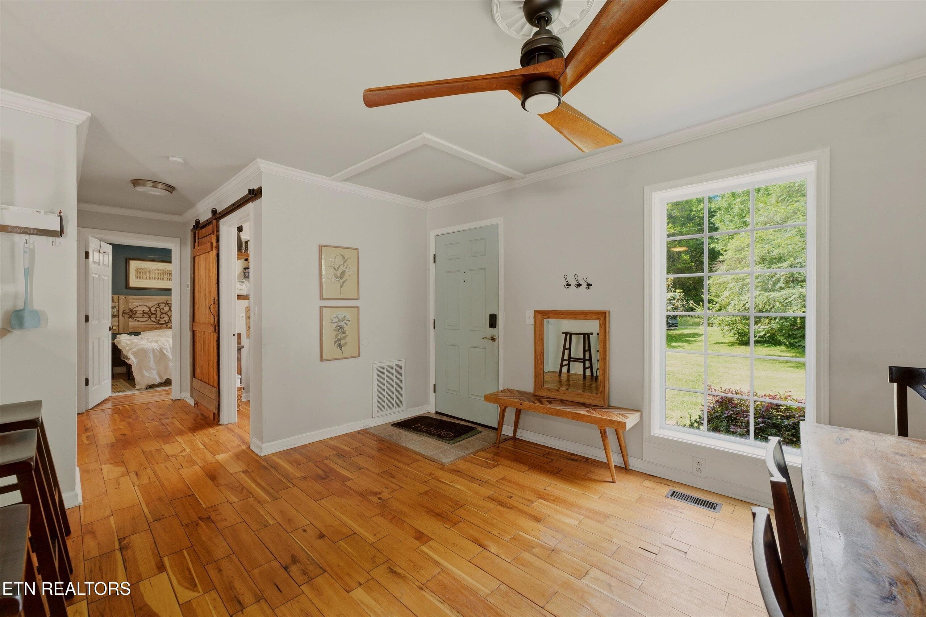 Cozy Living Space - 1412 Michaels Lane, Knoxville, TN 37912