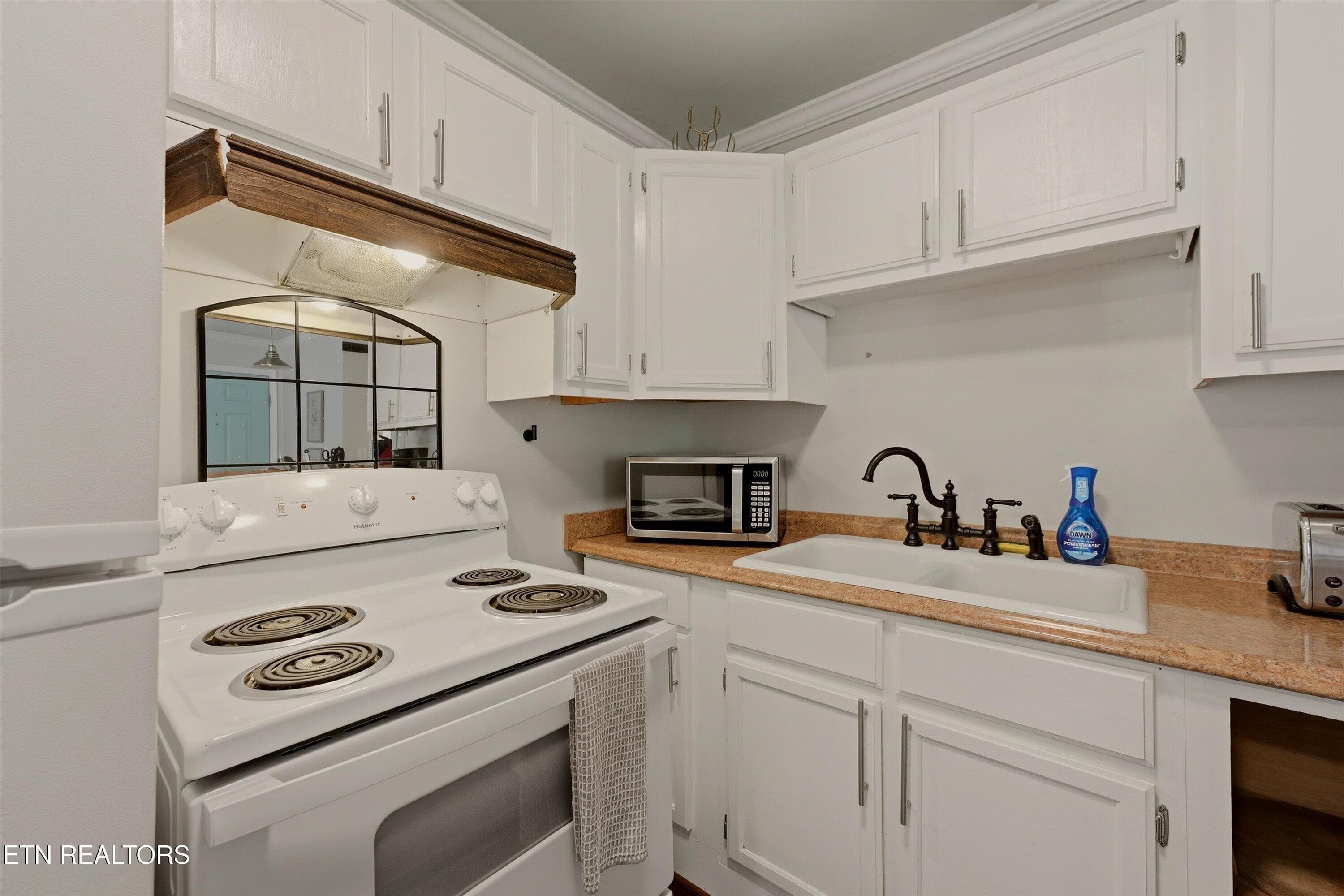 Kitchen - 1412 Michaels Lane, Knoxville, TN 37912
