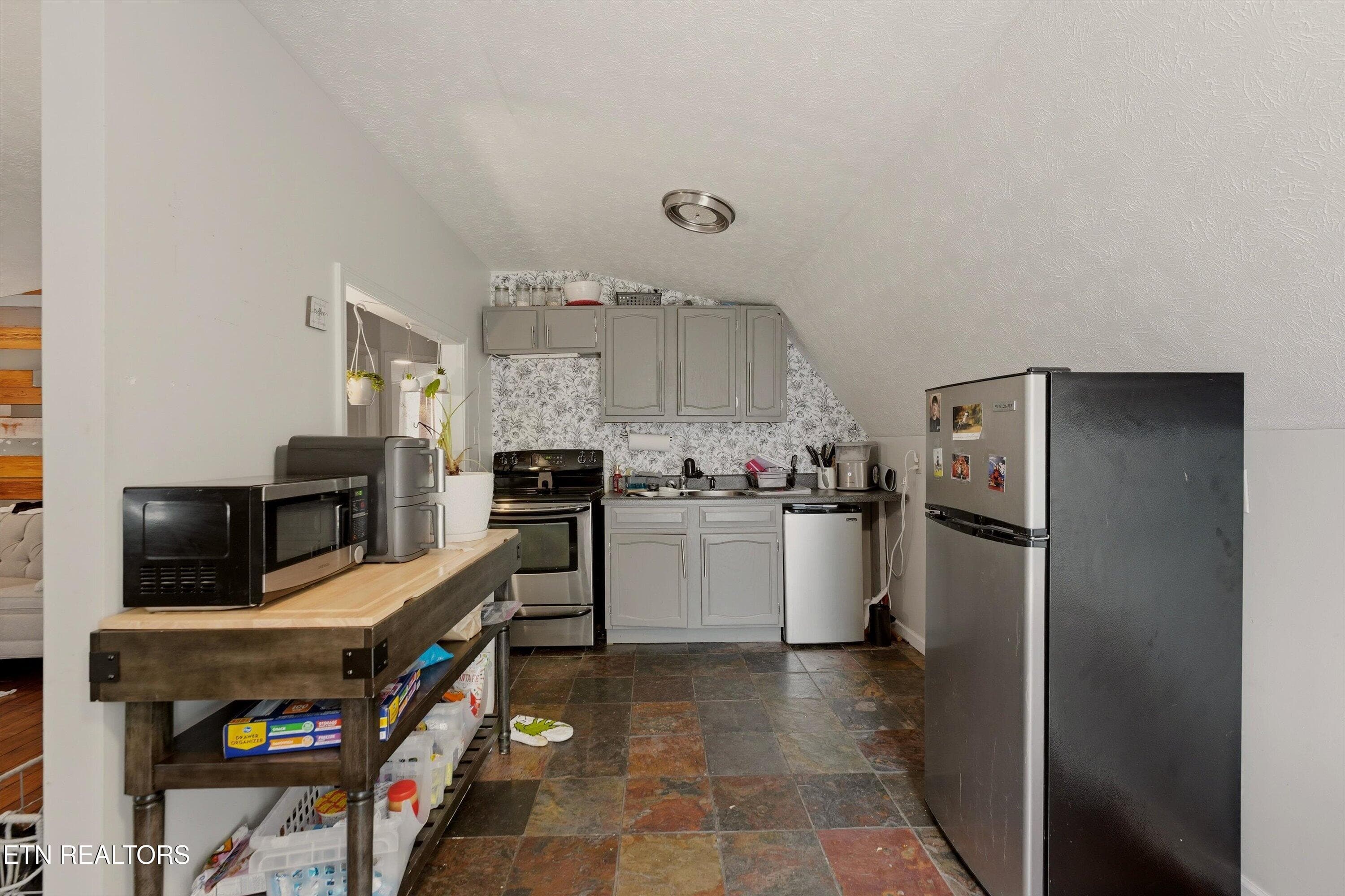 Upstairs Kitchen - 1412 Michaels Lane, Knoxville, TN 37912