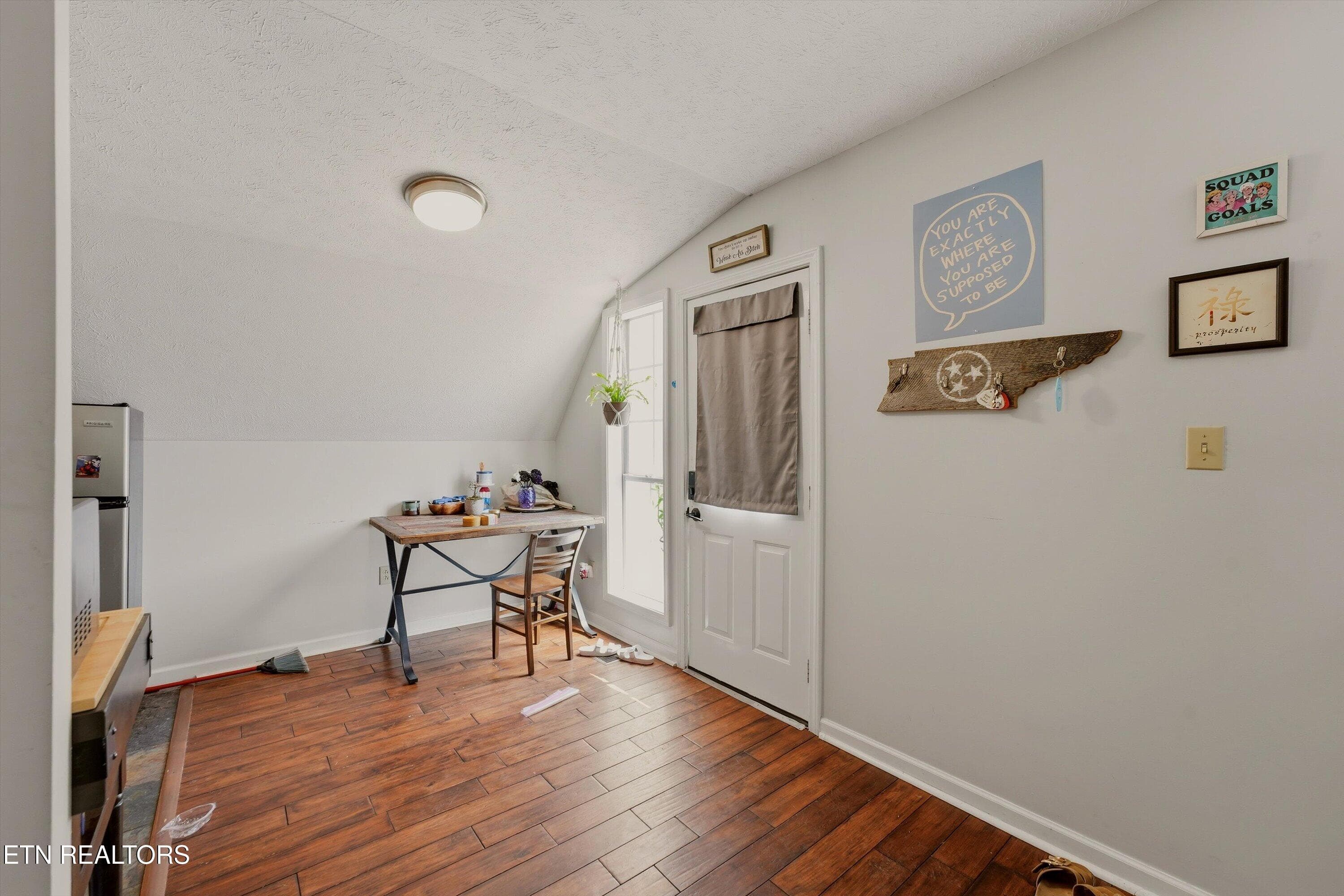 Upstairs Entry - 1412 Michaels Lane, Knoxville, TN 37912