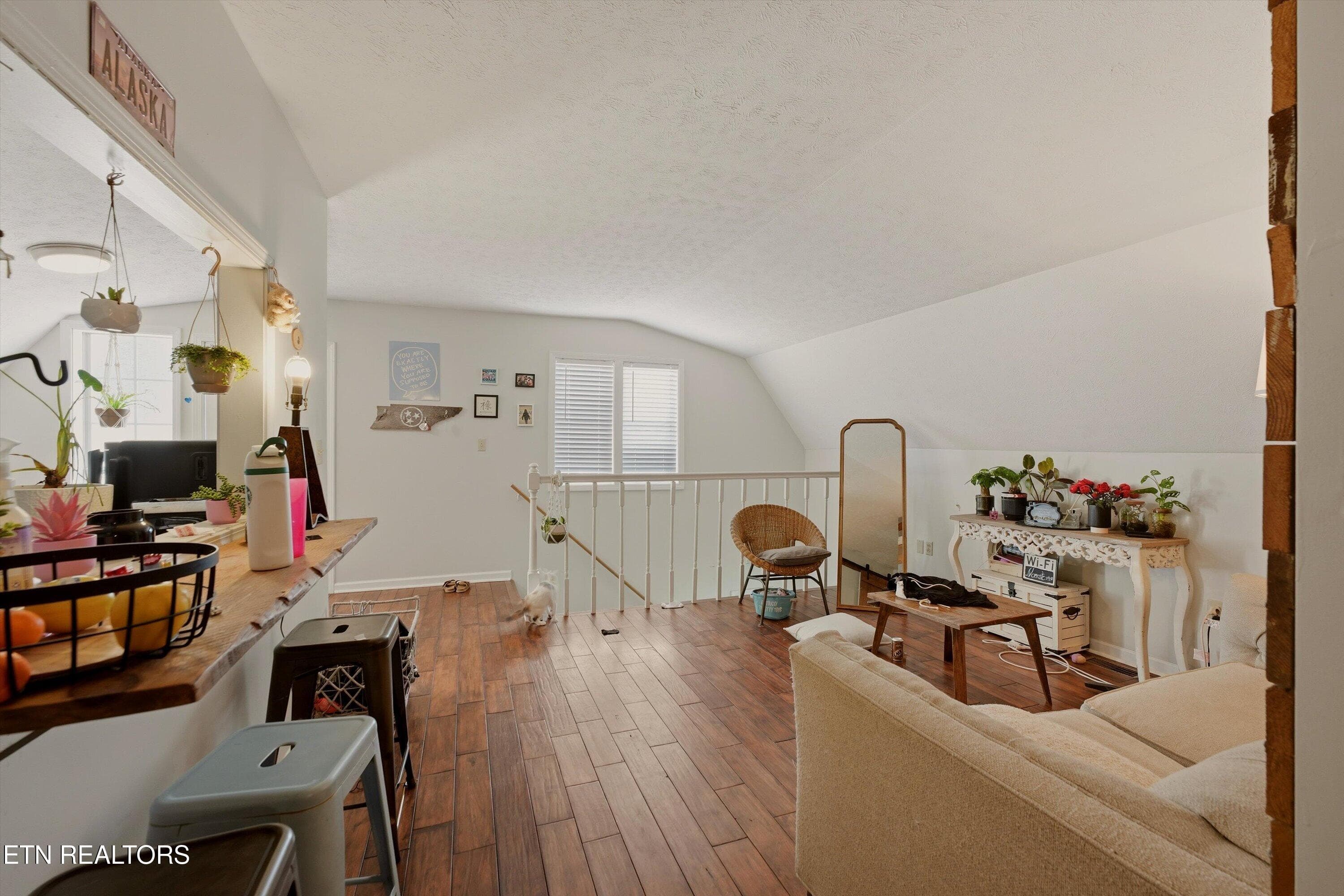 Upstairs - 1412 Michaels Lane, Knoxville, TN 37912