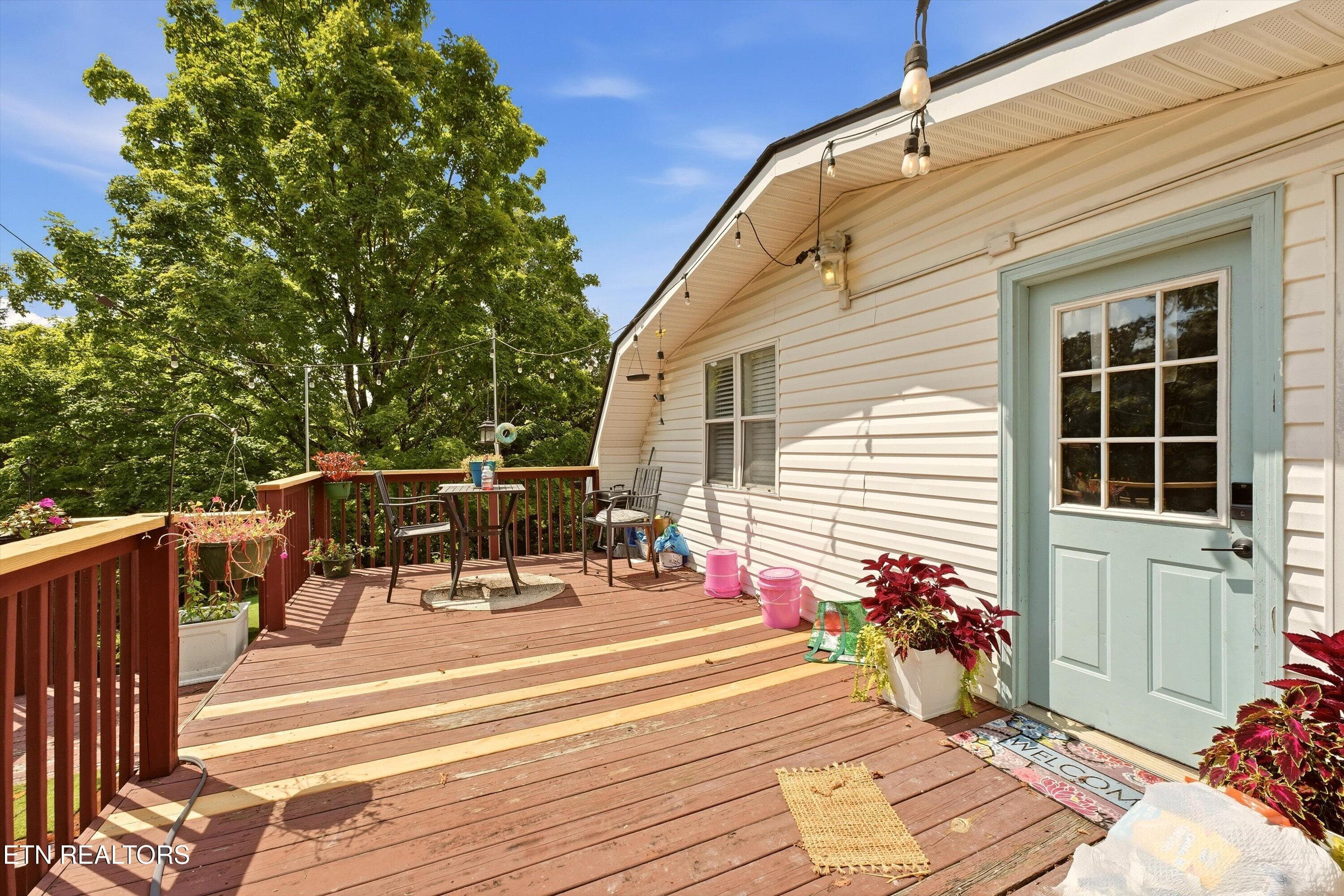 Entry to upstairs unit - 1412 Michaels Lane, Knoxville, TN 37912