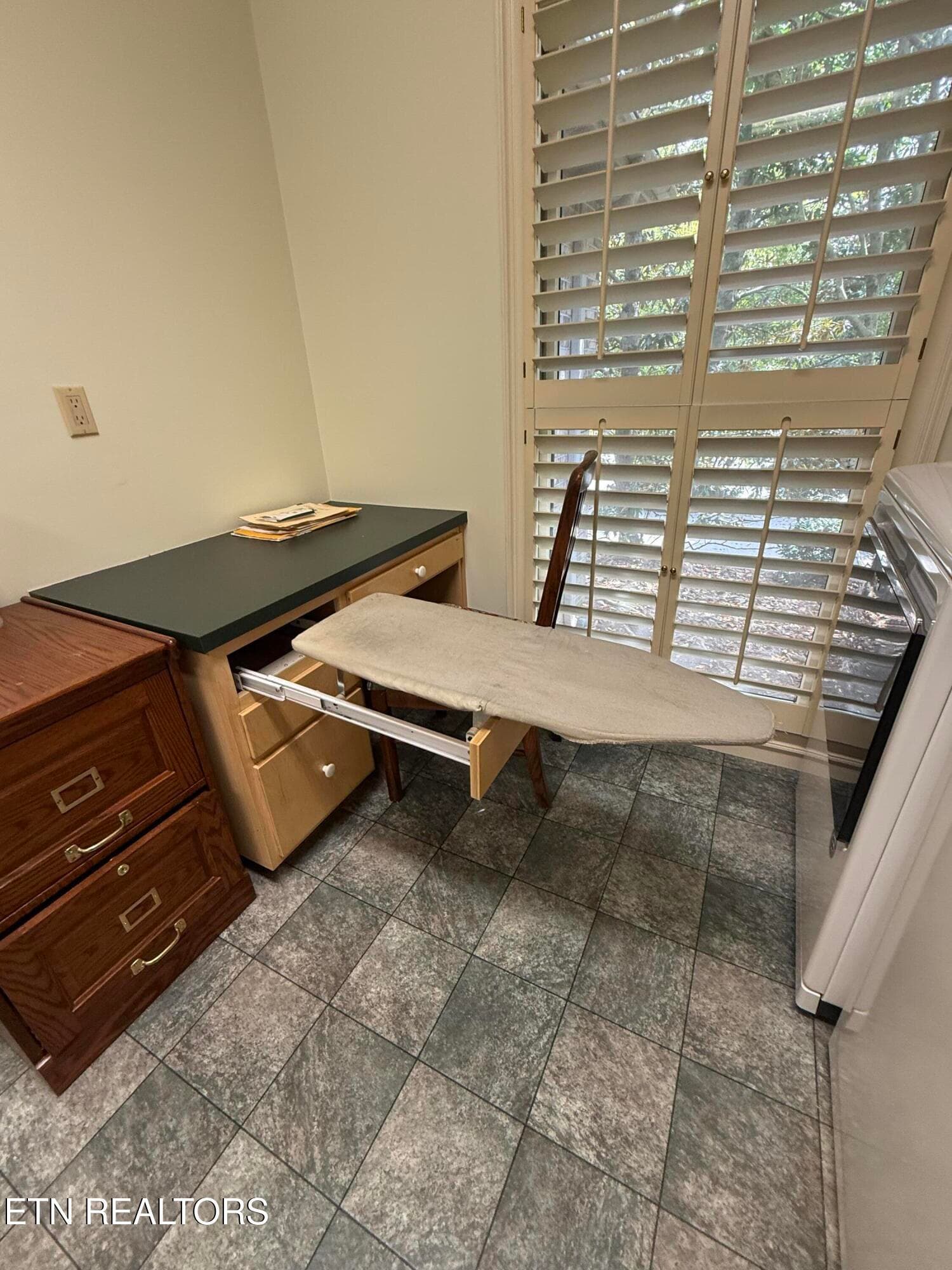 Custom drawer-closure ironing! - 1817 Peppertree Drive, Alcoa, TN 37701