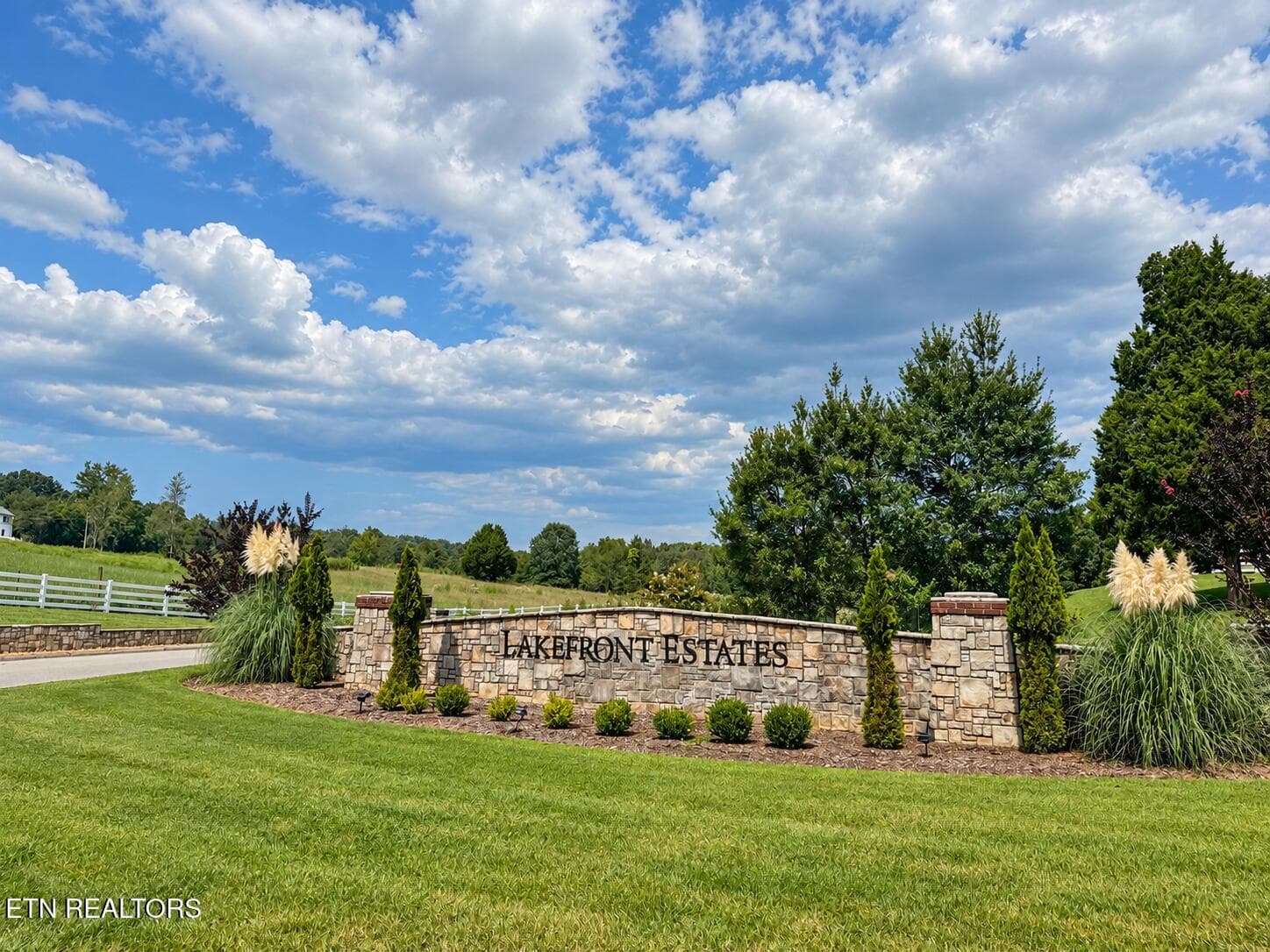 Lakefront Estates Entrance - 436 Waterfront Way, Spring City, TN 37381