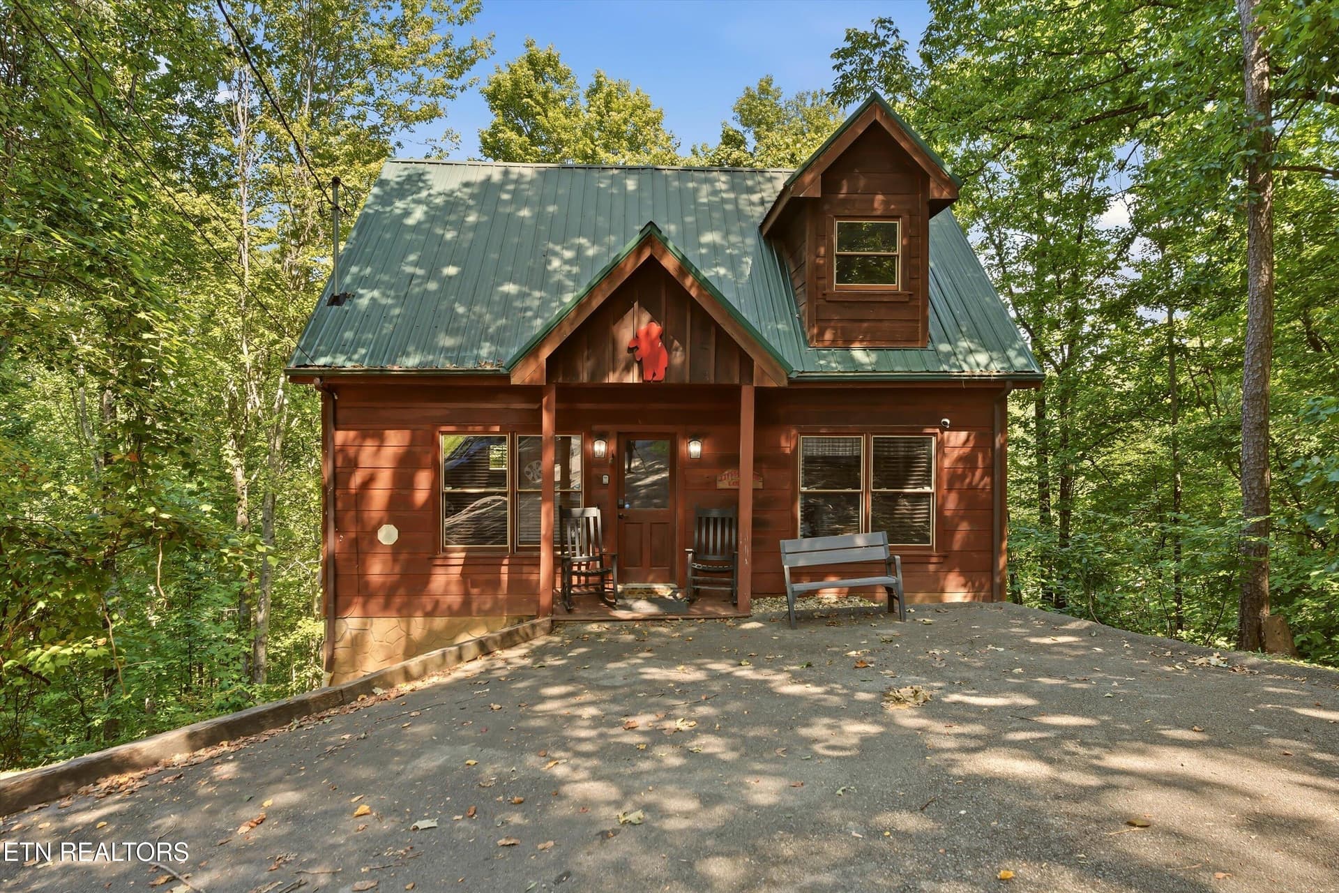 1605 Silver Poplar Lane, Sevierville, TN 37876