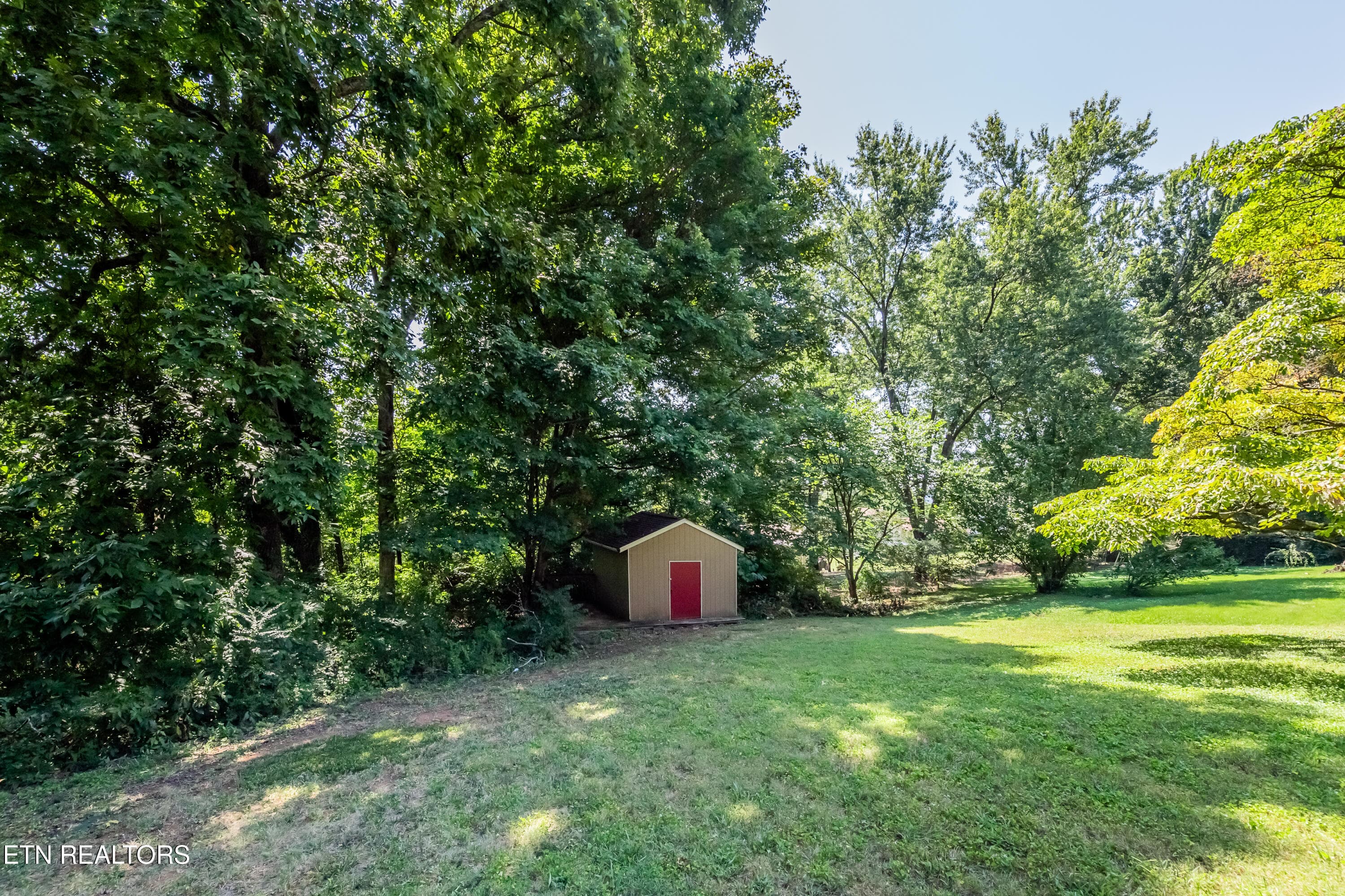 Backyard - 11904 W Kingsgate Rd 2, Knoxville, TN 37934