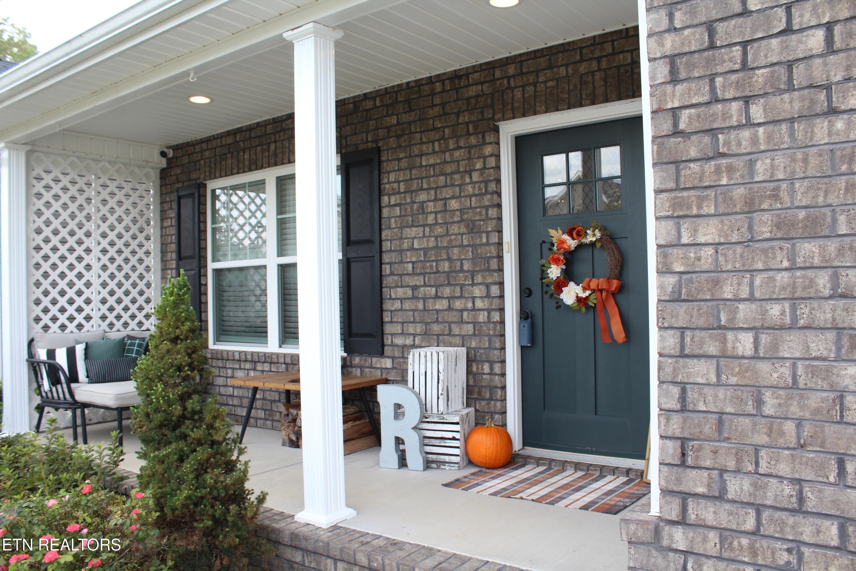 Front Porch - 5929 Rain Cloud Rd, Knoxville, TN 37918