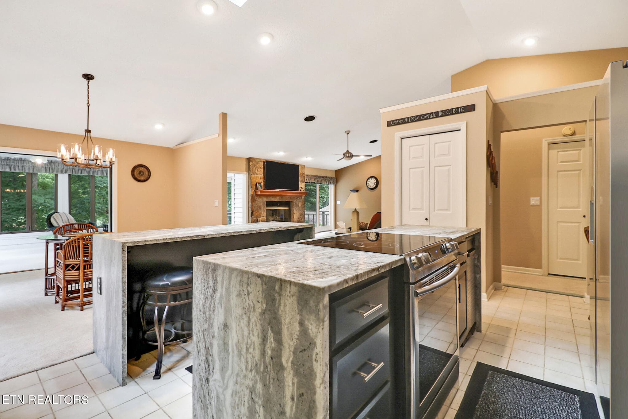 n44a4631-n44a4635 - 120 Chatham Lane, Fairfield Glade, TN 38558