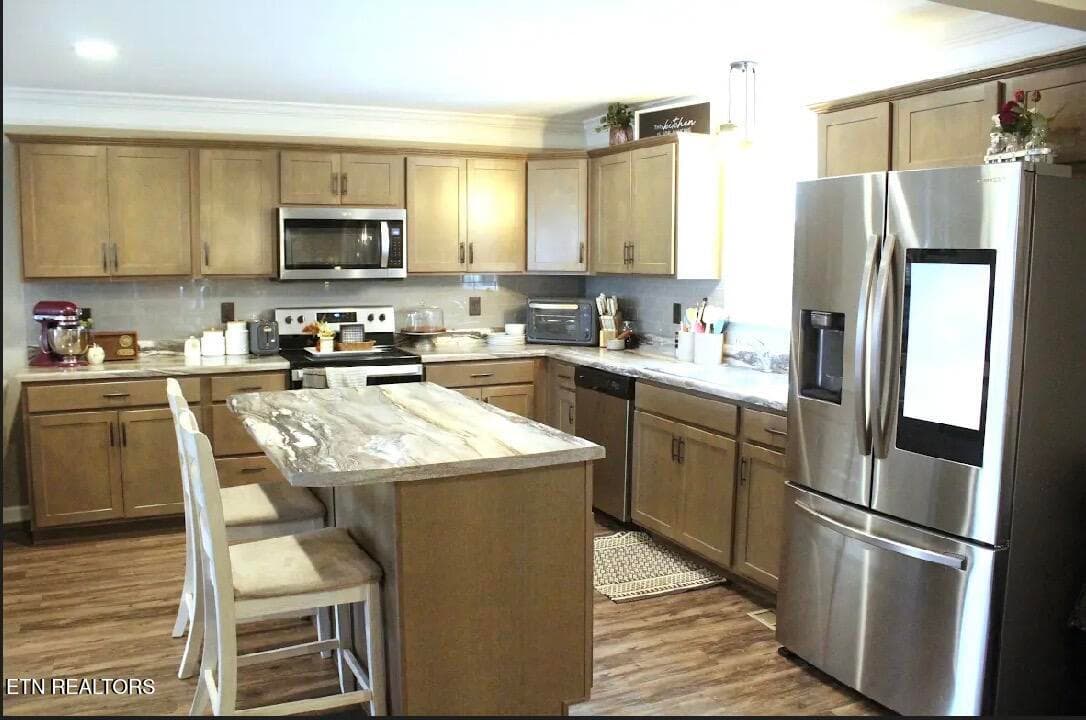 Lots of cabinets - 5929 Rain Cloud Rd, Knoxville, TN 37918