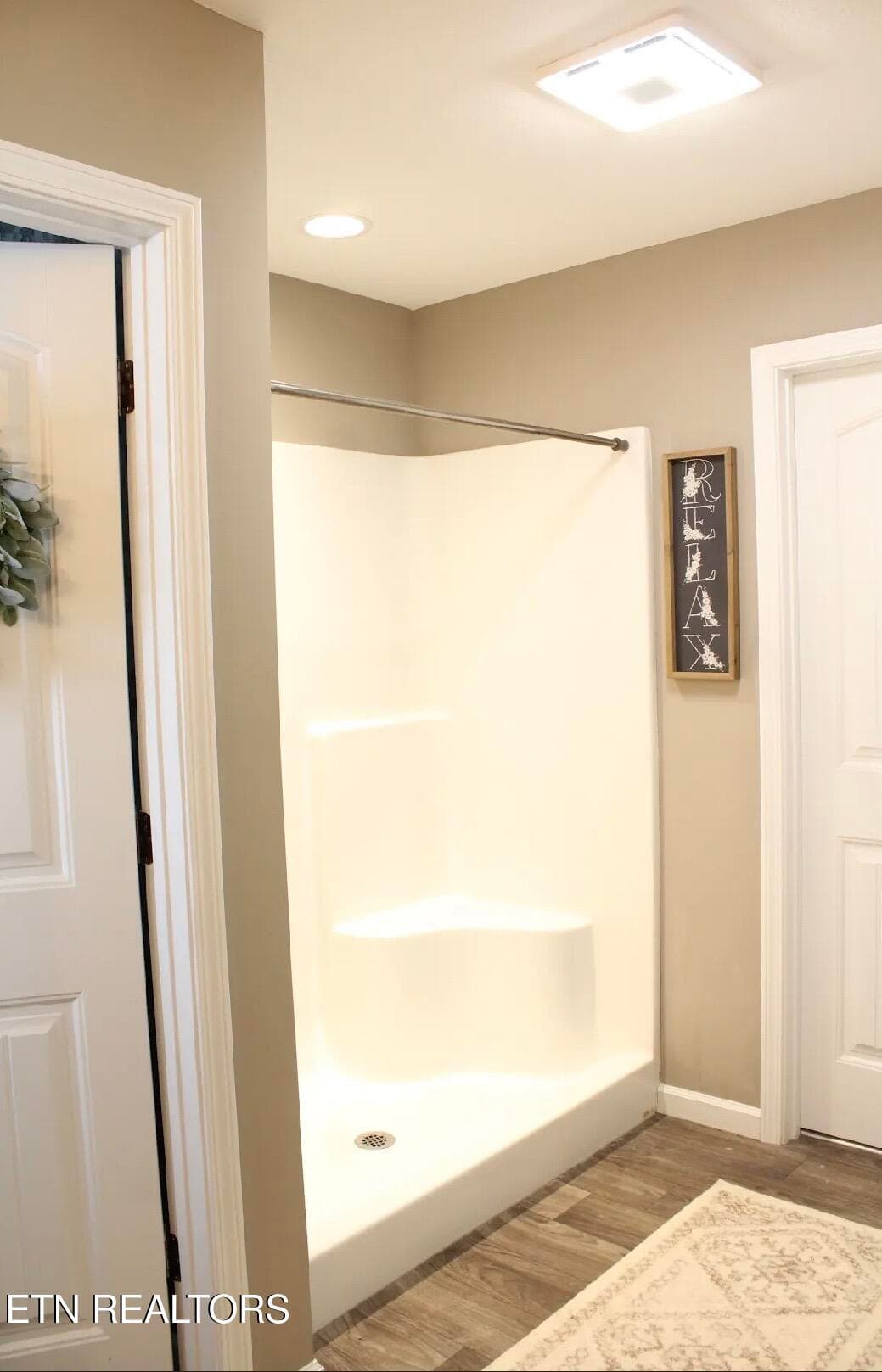Walk in shower - 5929 Rain Cloud Rd, Knoxville, TN 37918