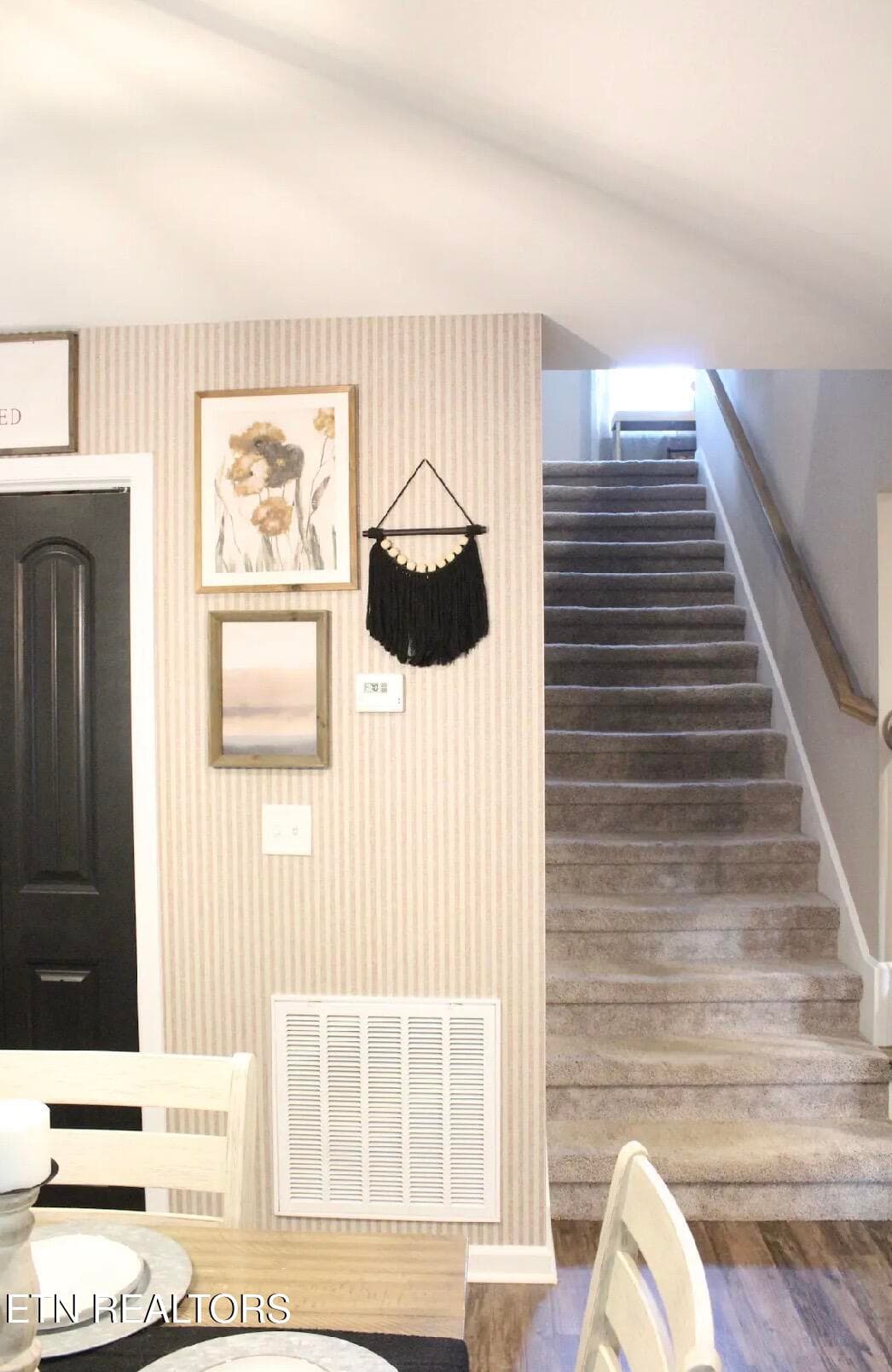 To upstairs - 5929 Rain Cloud Rd, Knoxville, TN 37918